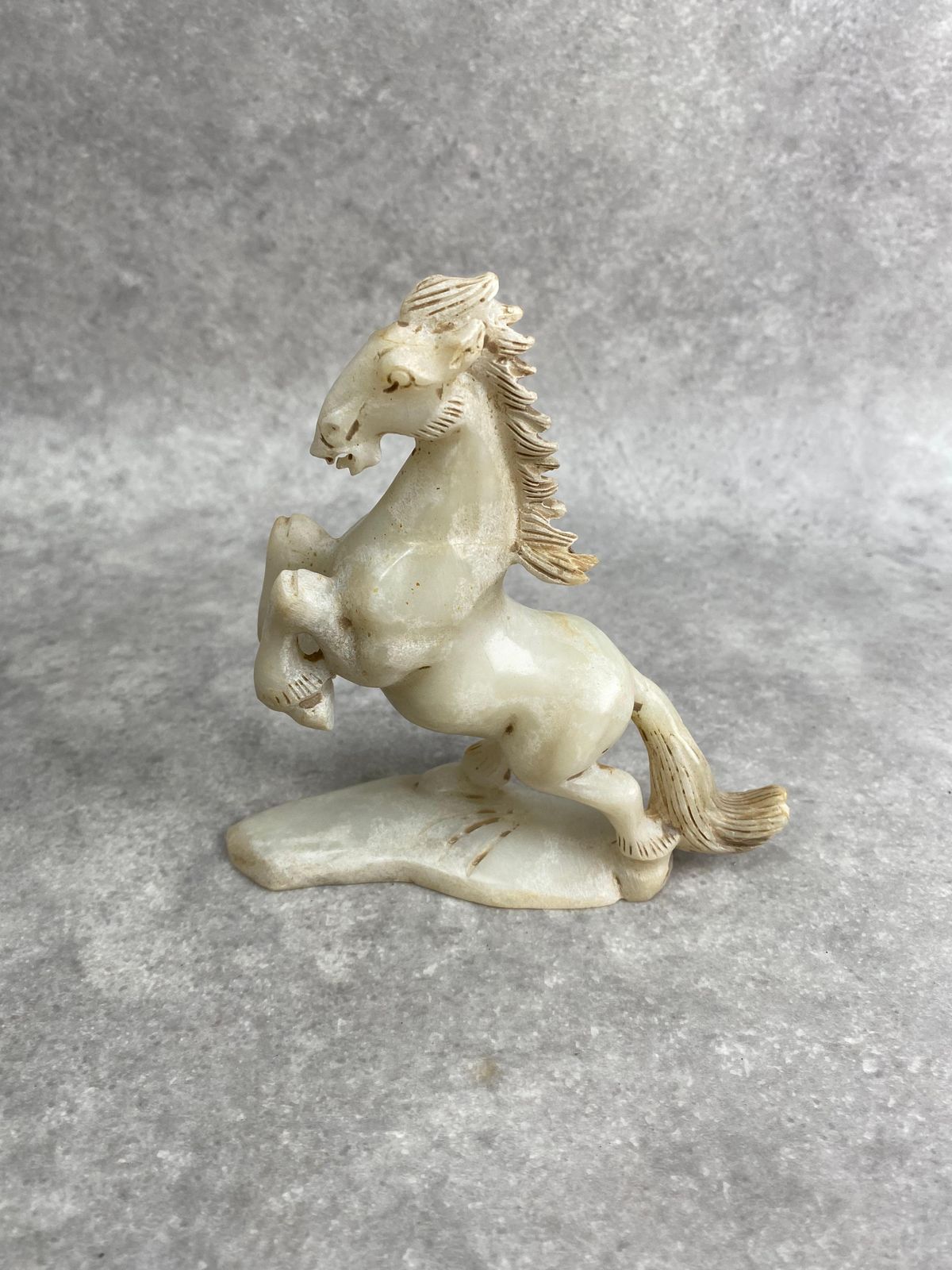 photo furniture Set Of 8 Old China Jade Horses