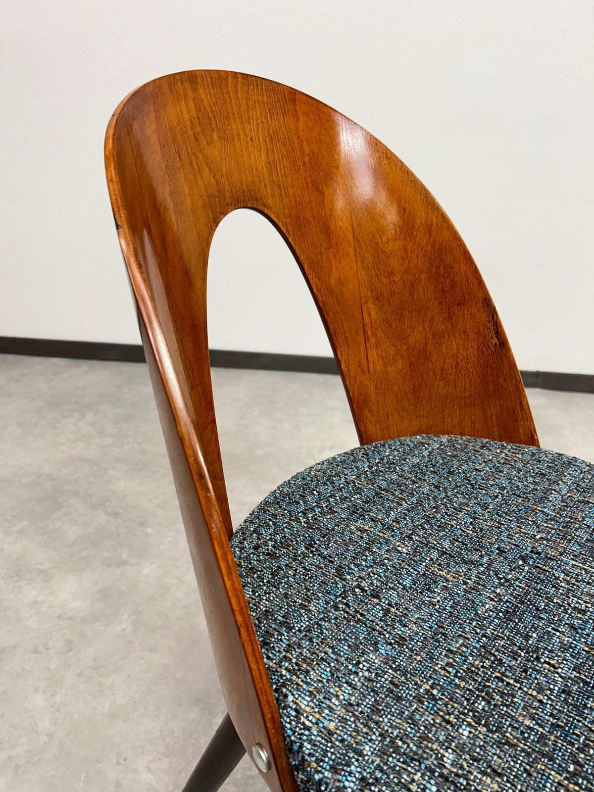 photo furniture Mid Century Modern Dining Chairs By Antonín šuman For Tatra Nábytok Pravenec