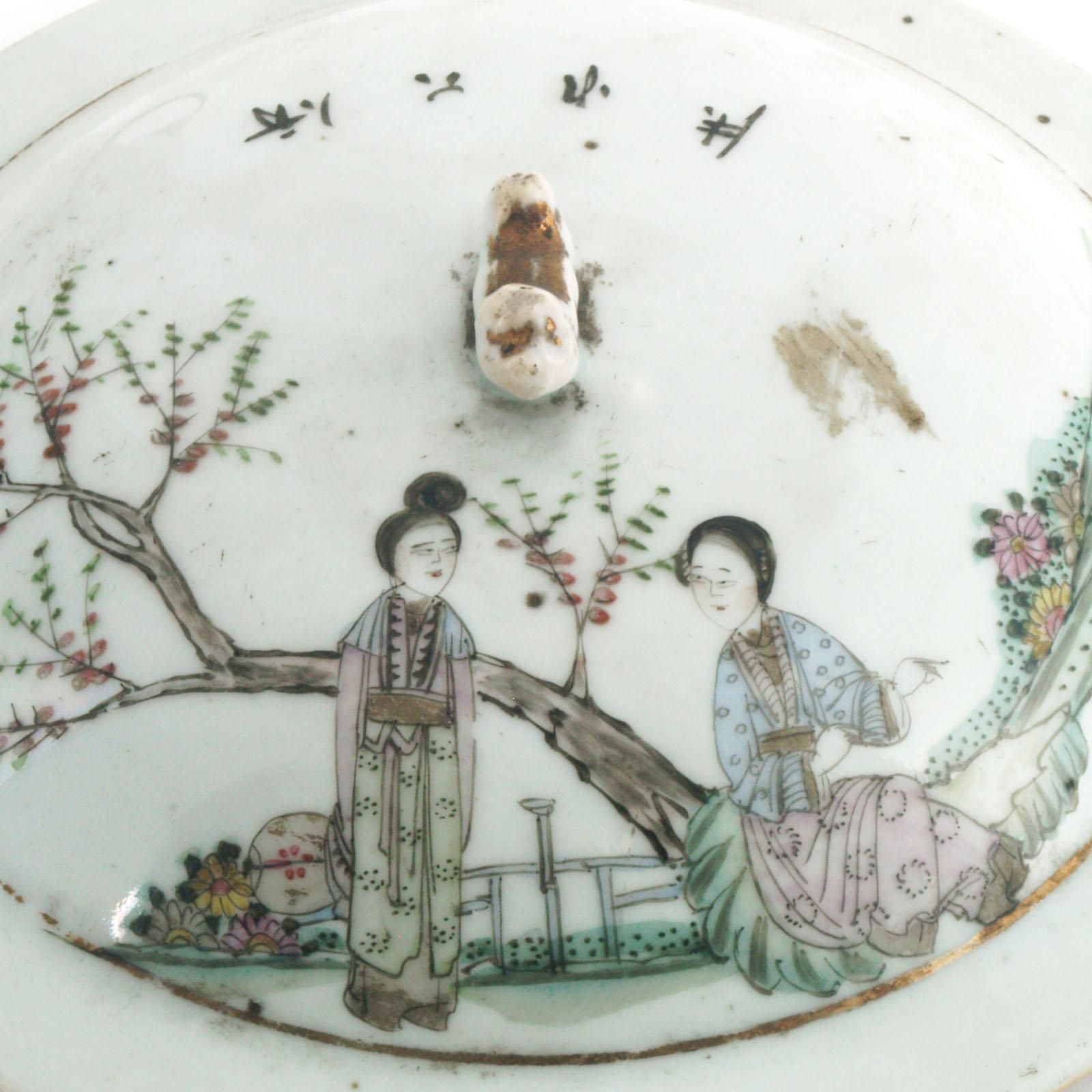 Early 20th Century Chinese Porcelain Bucket Vase, Famille Verte photo vinterior
