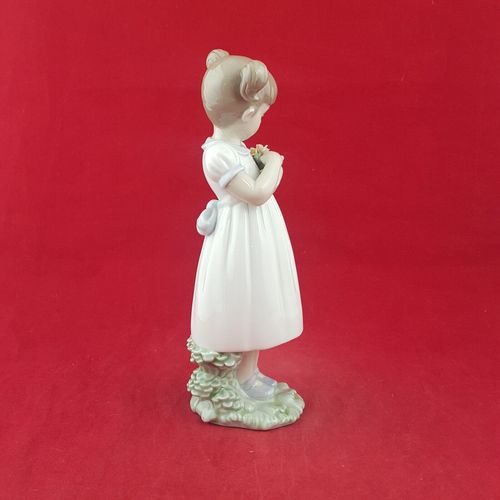 Nao By Lladro Flowers For Mommy 8021  7695 L/N photo vinterior