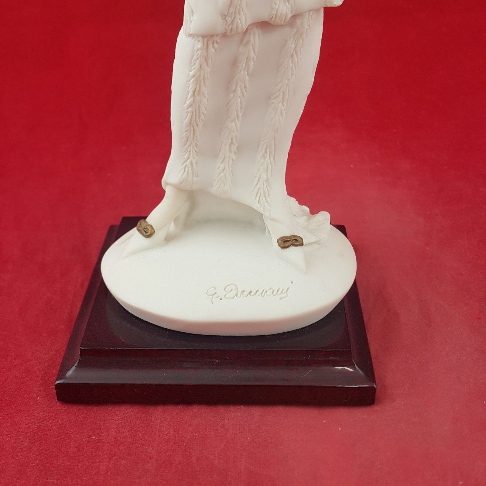 Giuseppe Armani Figuirne Lady With Chain Statue Florence 8716 O/A photo buy