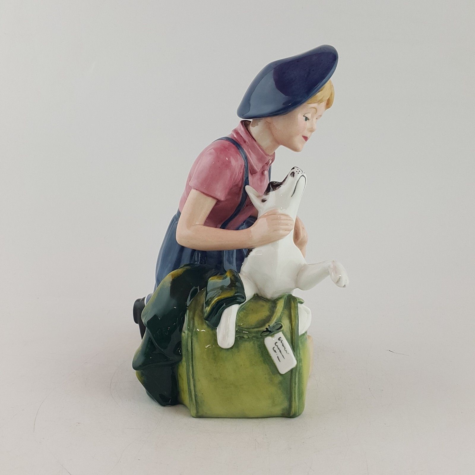 Royal Doulton Figurine Hn3295 The Homecoming  Rd 8842 photo Home Decor
