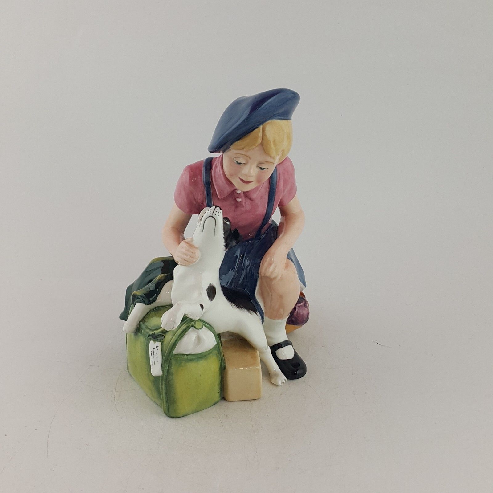 Royal Doulton Figurine Hn3295 The Homecoming  Rd 8842 photo vintage