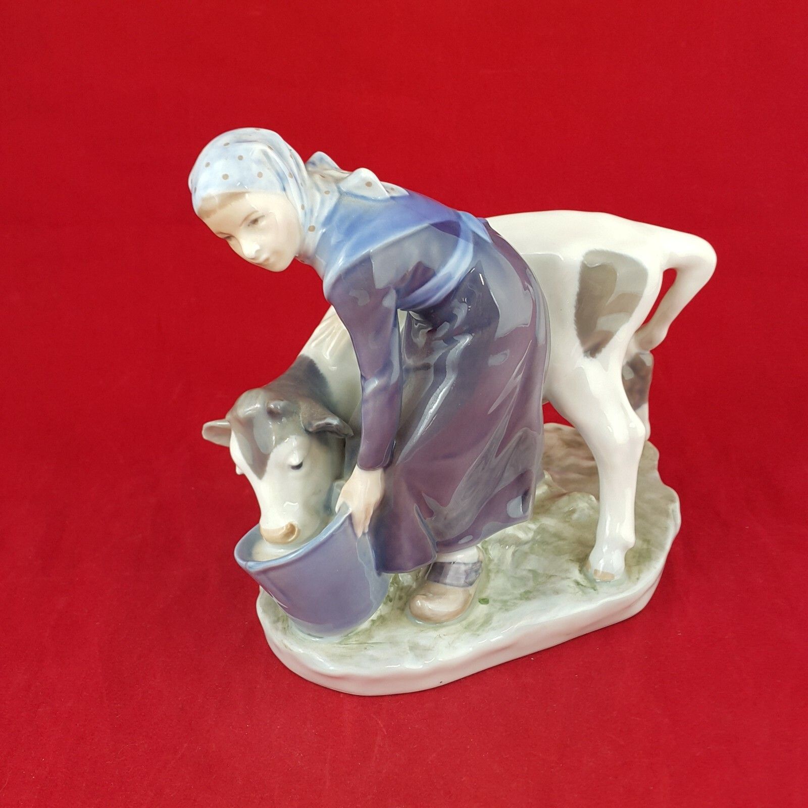 Royal Copenhagen Women Feeding Calf 075 5960 Rch photo furniture