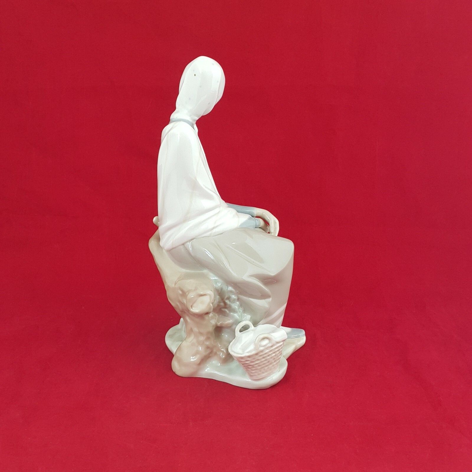 Lladro Figurine 4576 Shepherd Lady Sitting & Watching A Bird (Restoed) 5950 photo 132.0