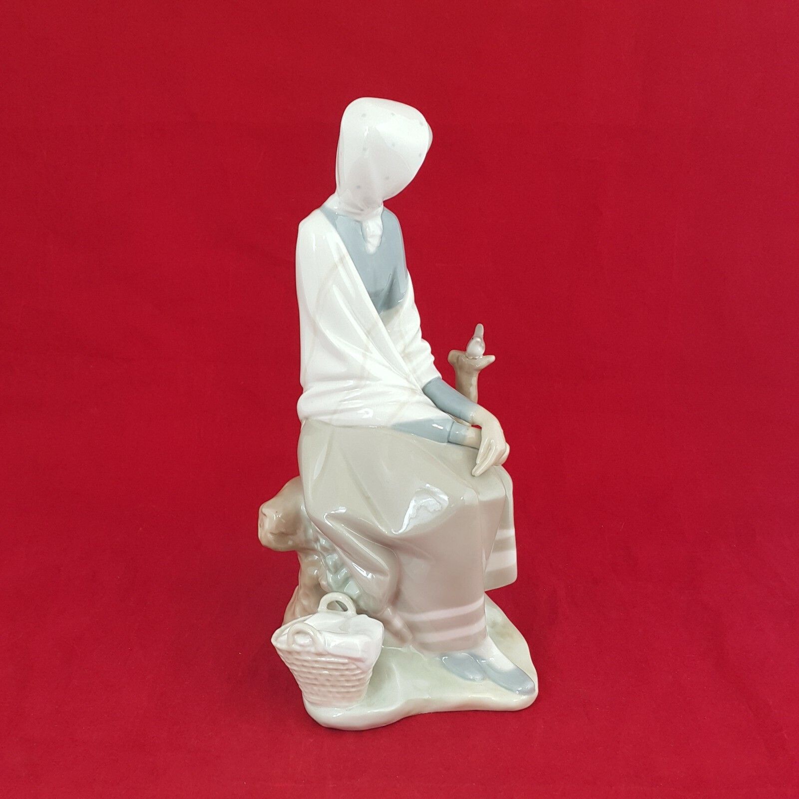 Lladro Figurine 4576 Shepherd Lady Sitting & Watching A Bird (Restoed) 5950 photo vinterior