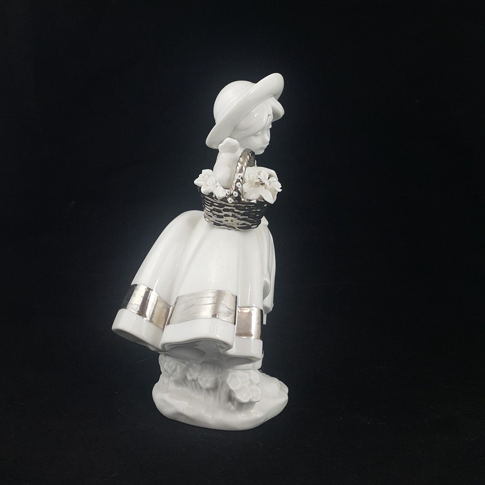 Nao By Lladro Figurine Re Deco Sweet Scent 6723 L/N photo for sale