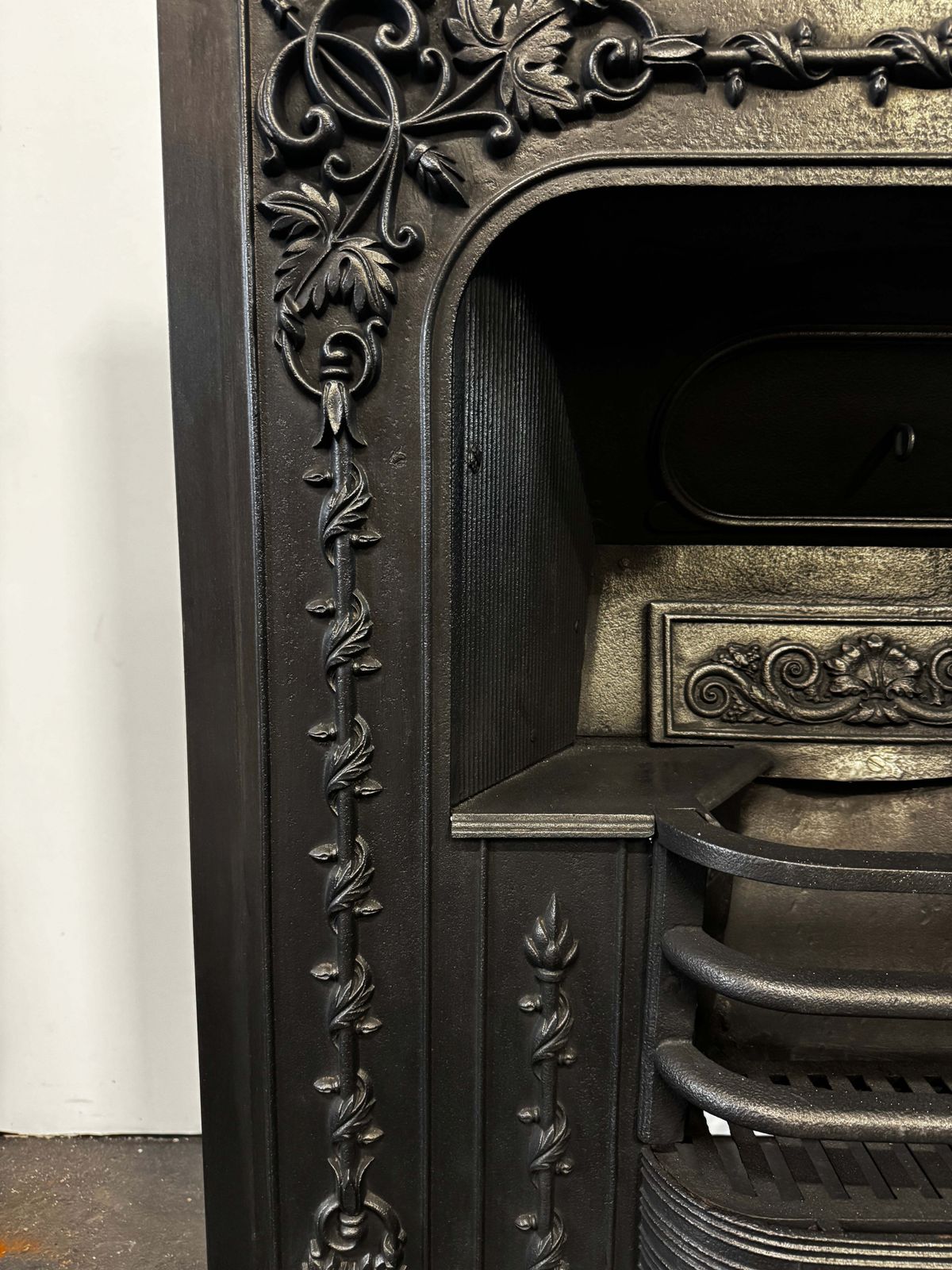 Antique Georgian Cast Iron Register Grate photo 2500.0