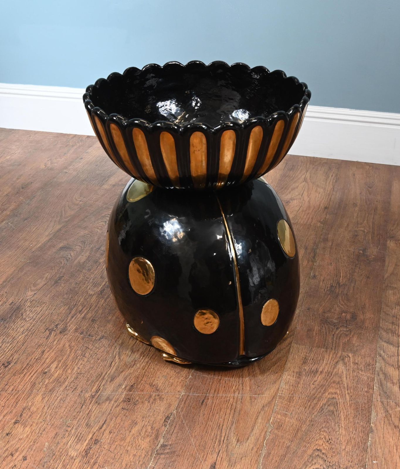 Italian Mid Century Planter Ladybird Porcelain Sculpture photo 400.0