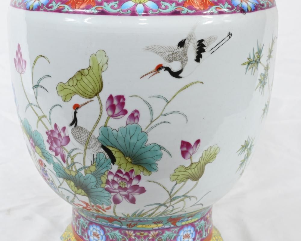photo furniture Single Chinese Famille Rose Vase Porcelain Urn Floral