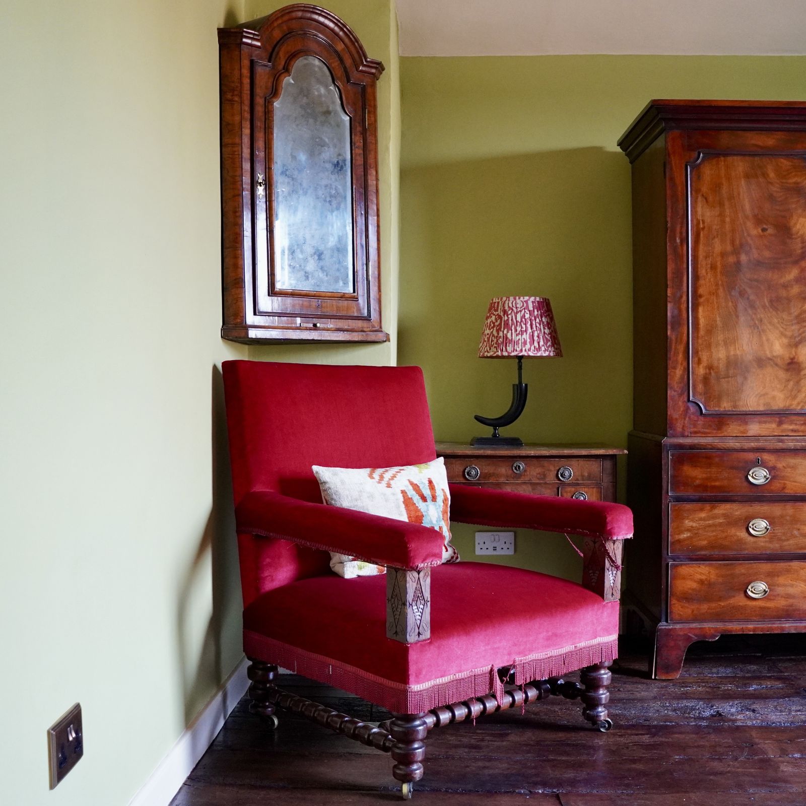 Queen Anne Walnut Wall Hanging Corner Cupboard With Mirror
