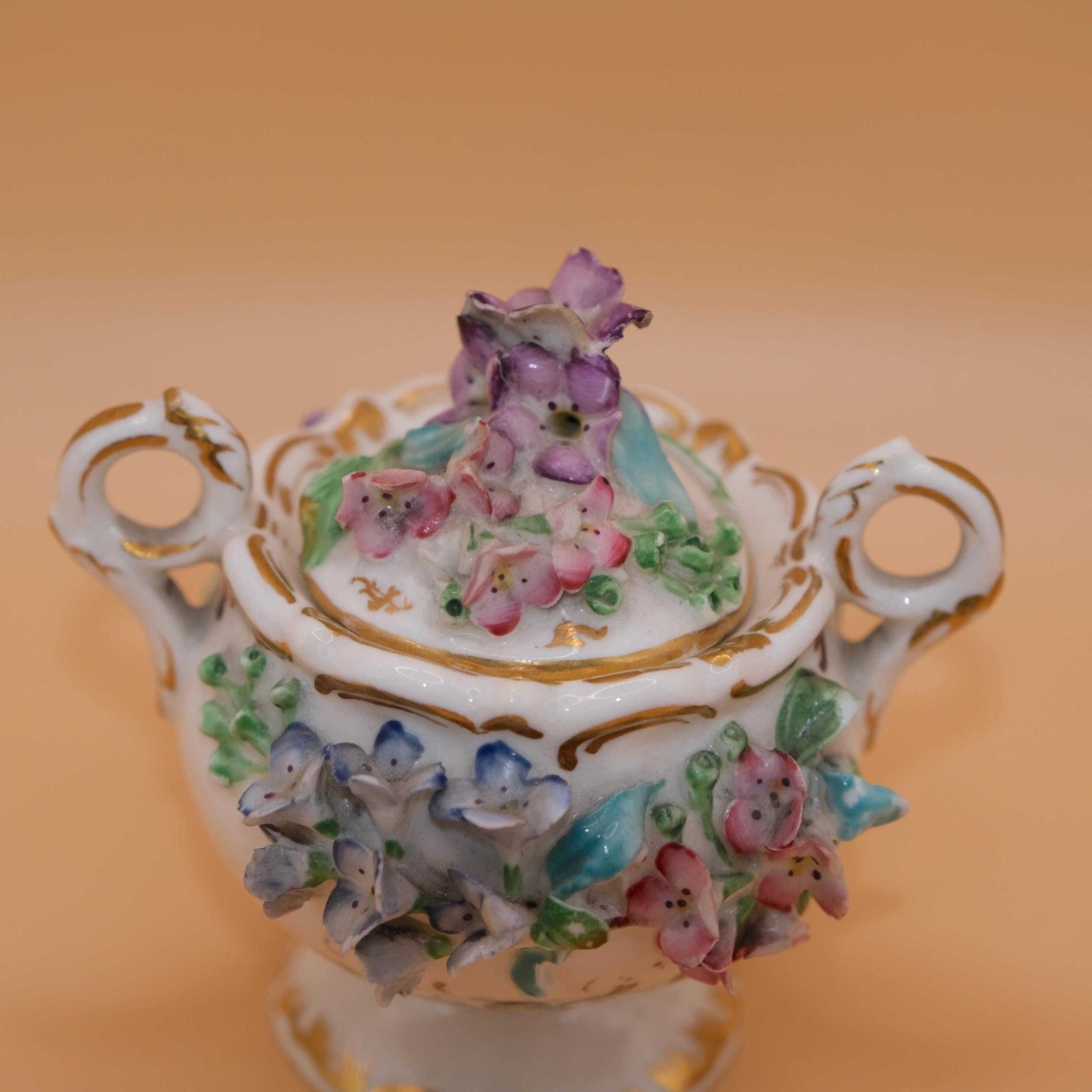 photo furniture Coalport Coalbrookdale Porcelain Pot & Lid, Coalbrookdale Porcelain