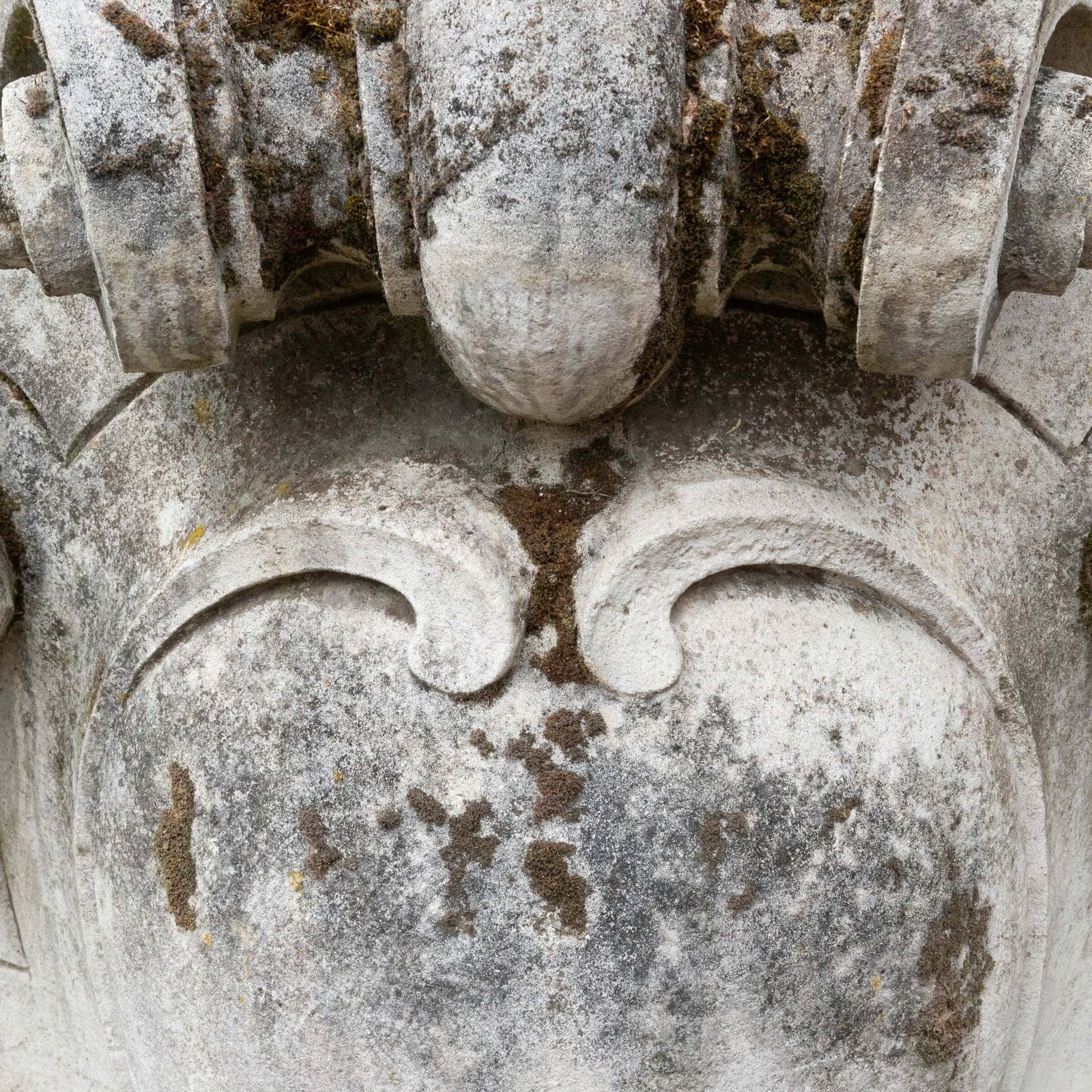 photo furniture 3 Monumental Antique Carved Keystones | London Building Facade