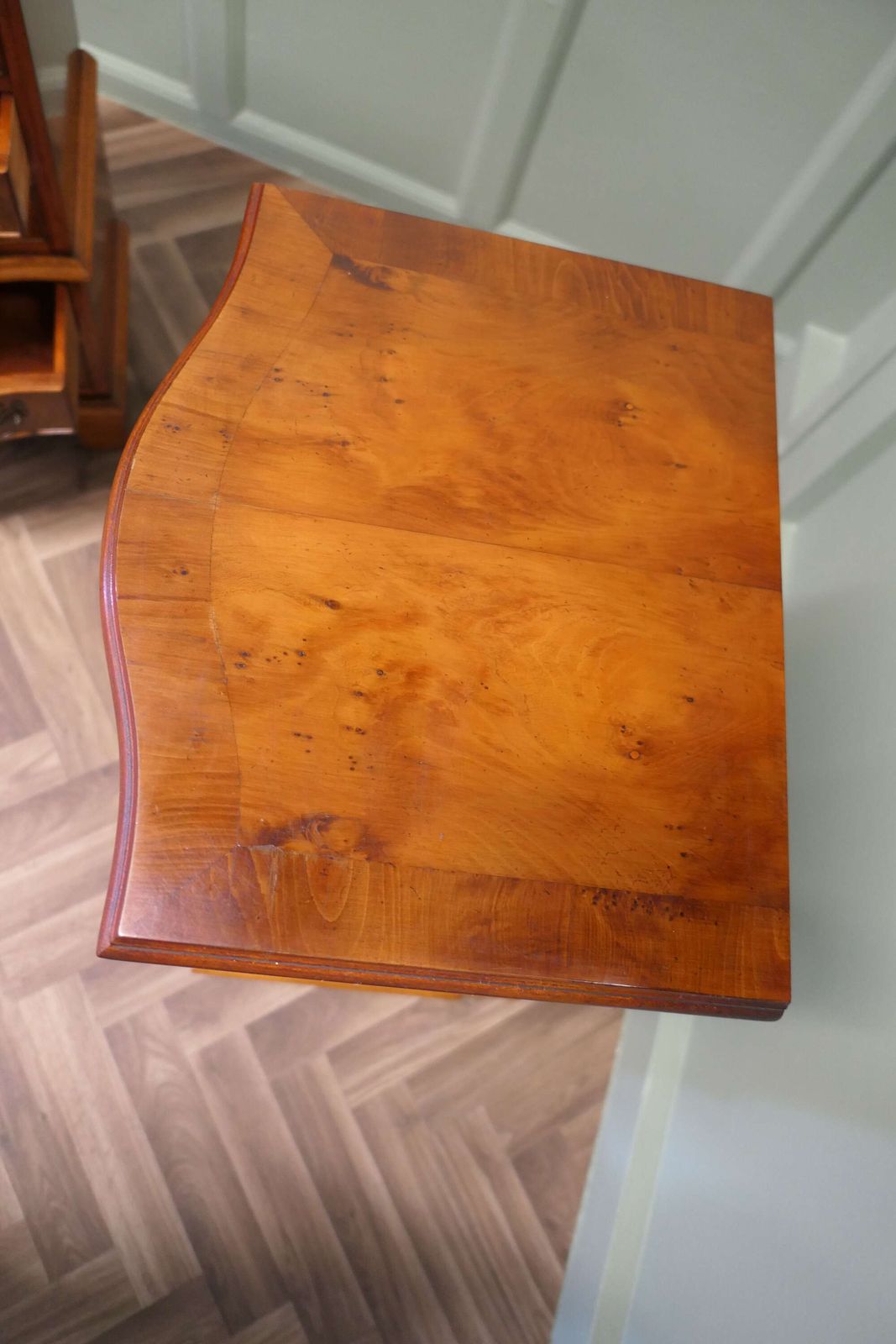 A Pair Of Bur Yew Chest Of Drawers photo vinterior