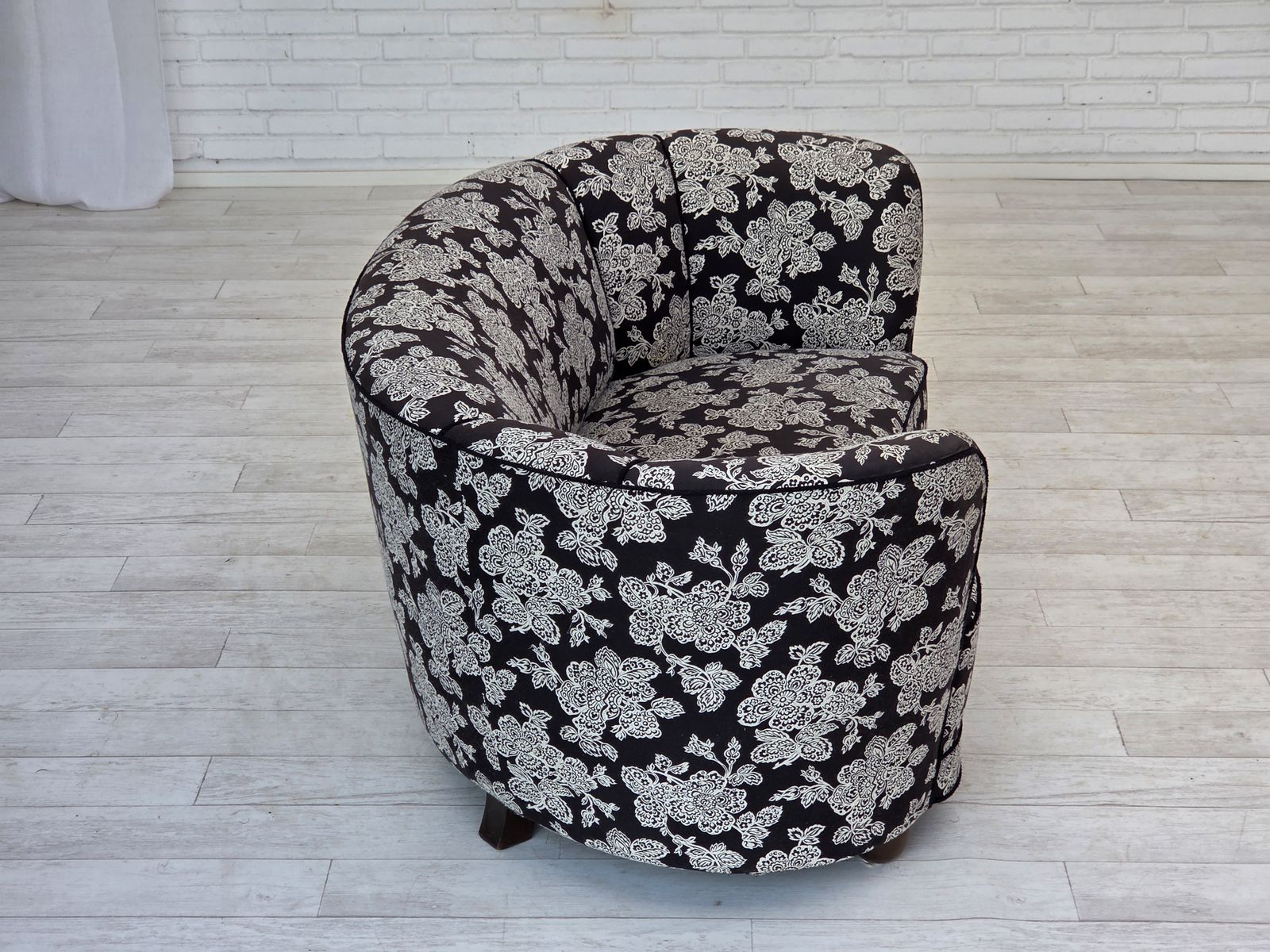 photo furniture 1960s, Danish 2 Seater "Banan" Sofa, Black White Fabric, Beech Wood.