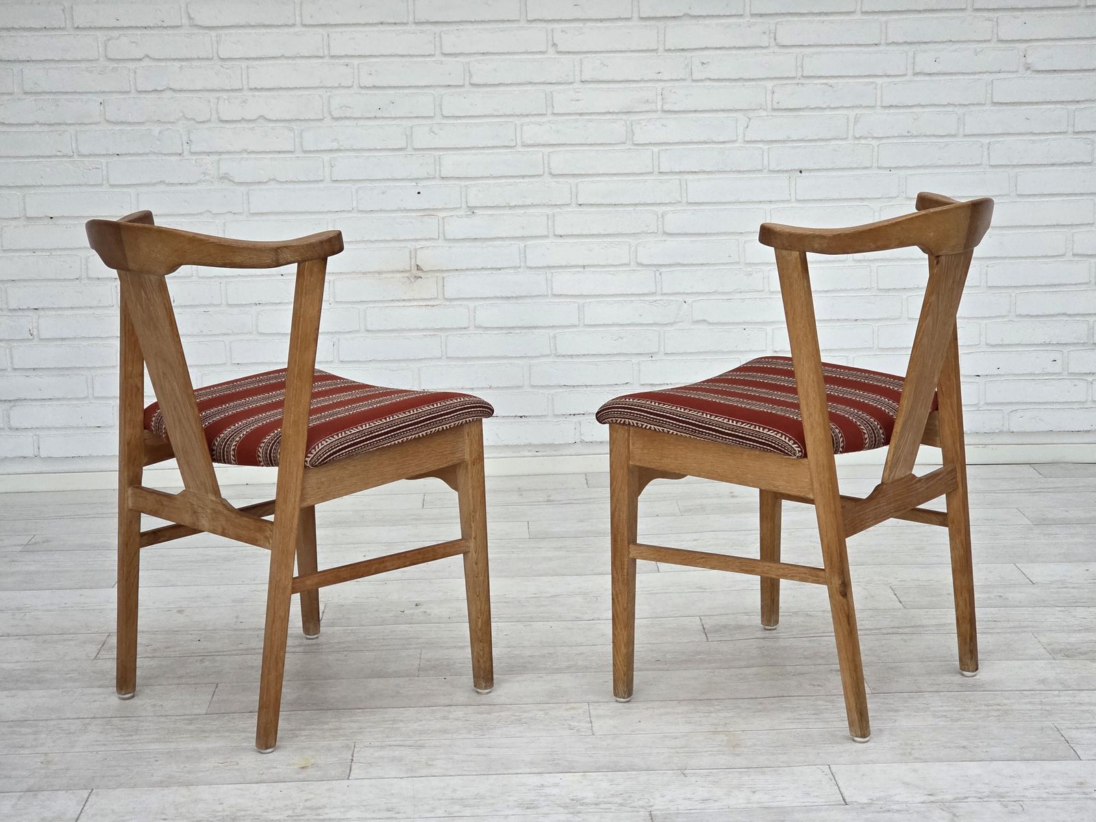 Ca. Jaren 1960, Paar Deense Eetkamerstoelen, Massief Eikenhout, Meubelwol. photo buy