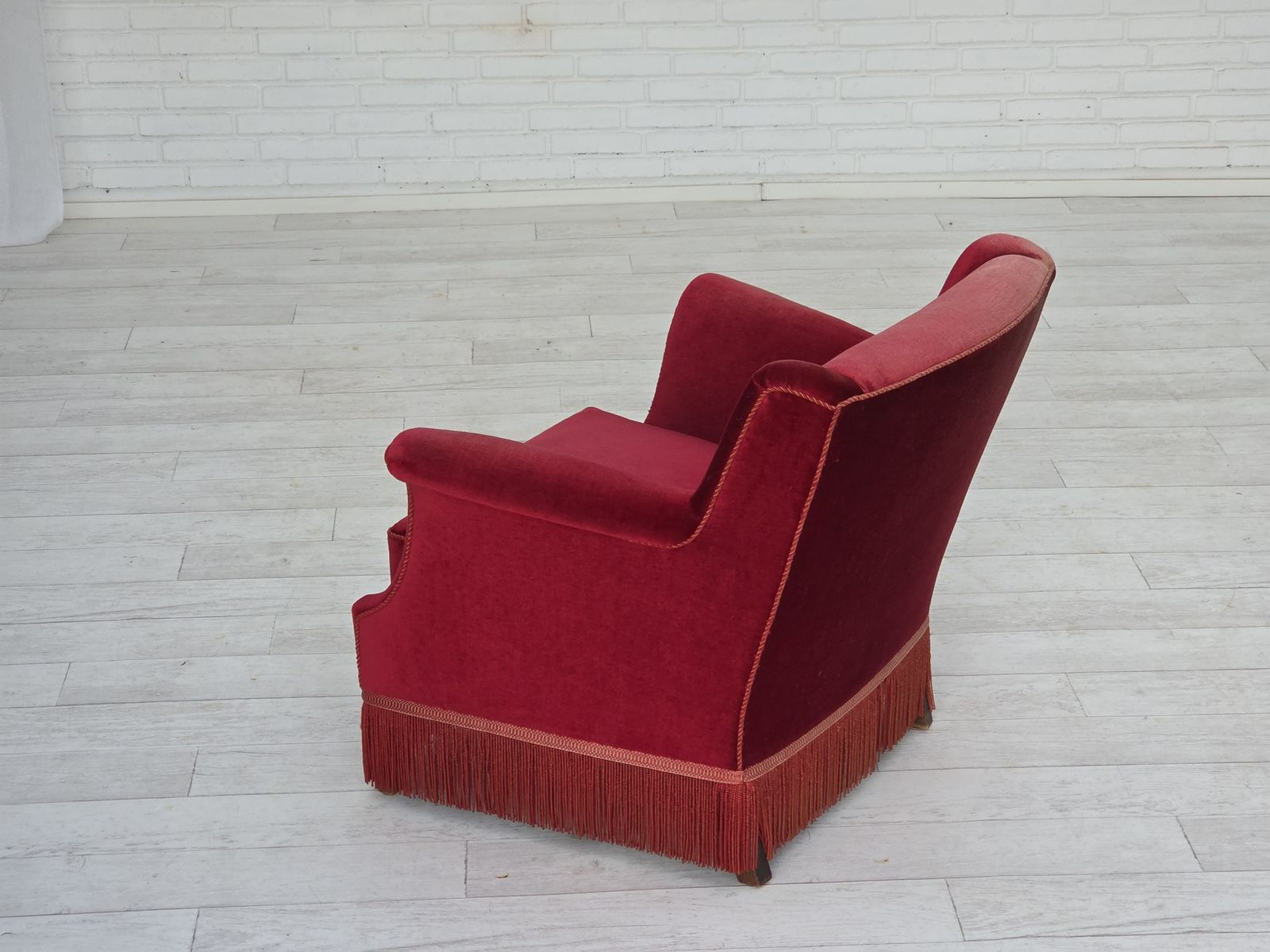 photo vintage 1960s, Danish Armchair, Cherry Red Furniture Velour, Ash Wood, Original.