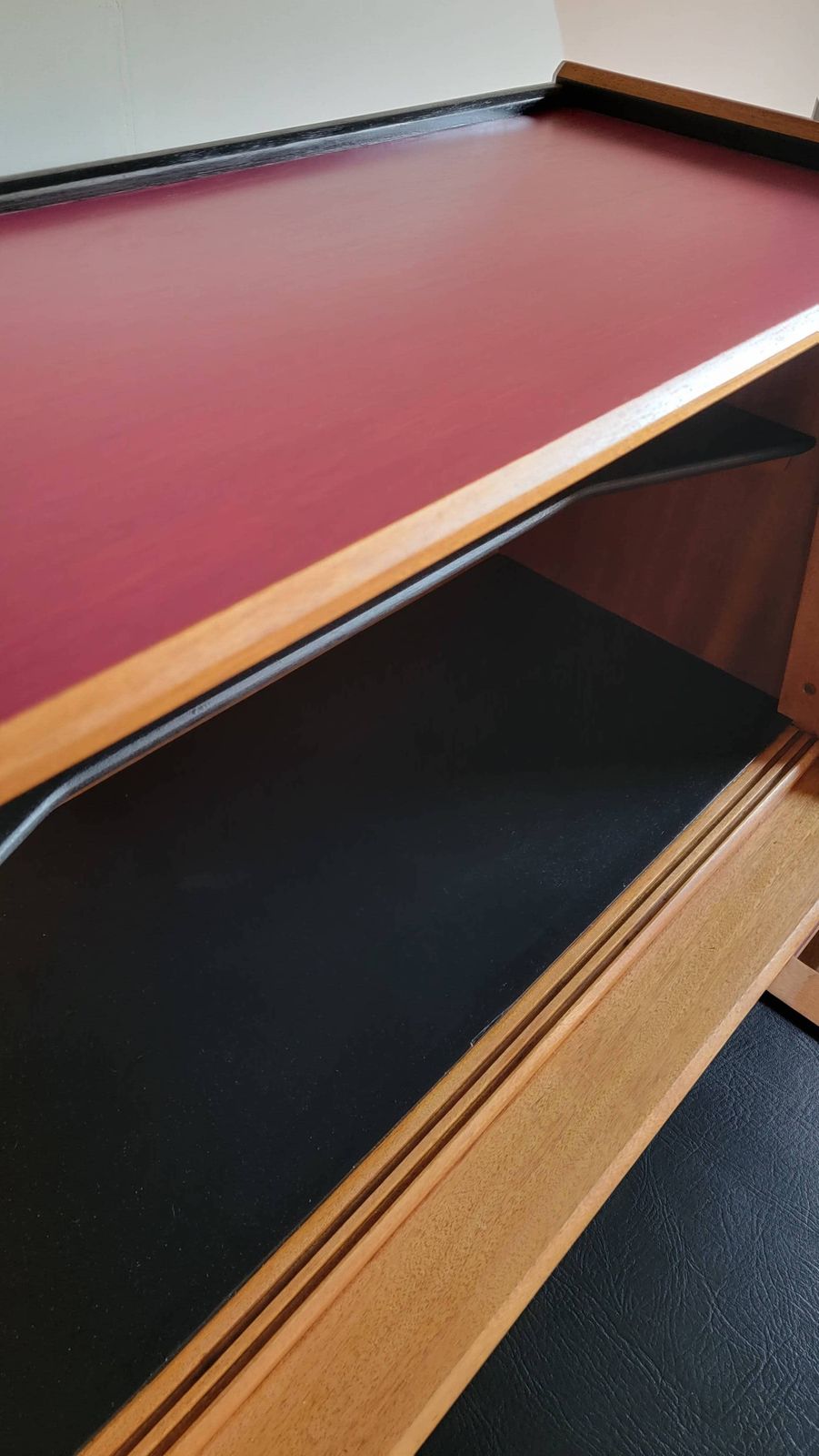 photo vintage Mid Century Teak Sideboard With Geometric Design