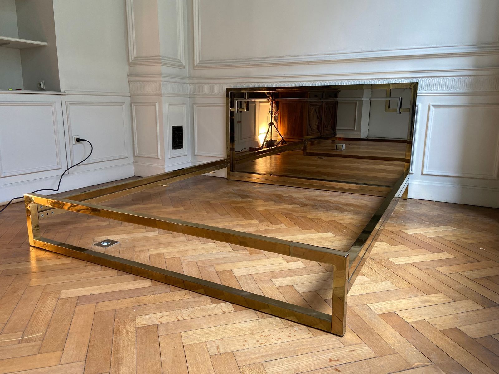 photo vinterior Belgo Chrom Bed In Gold Metal And Bronze Mirrored Headboard, 1970