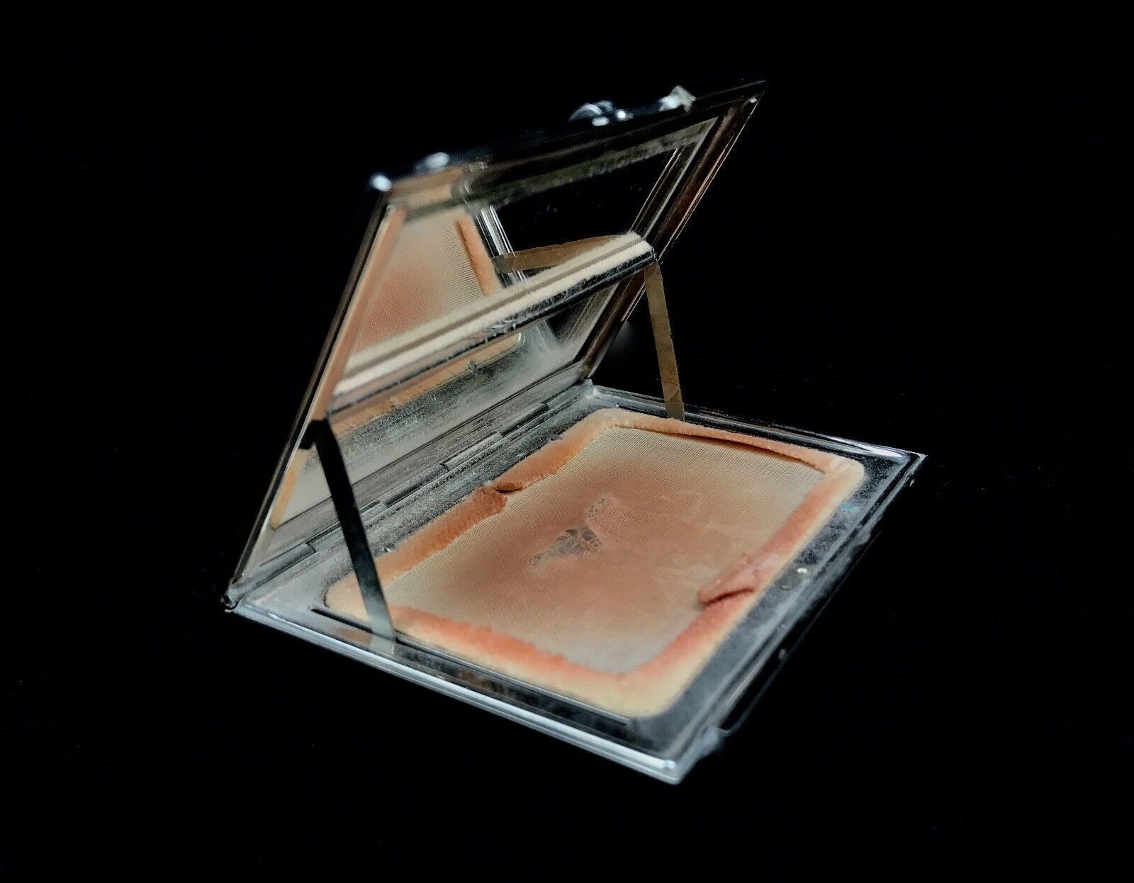 Art Dec Compact With Self Cleaning Mirror / Enamelled Case/ Power Compact photo vintage