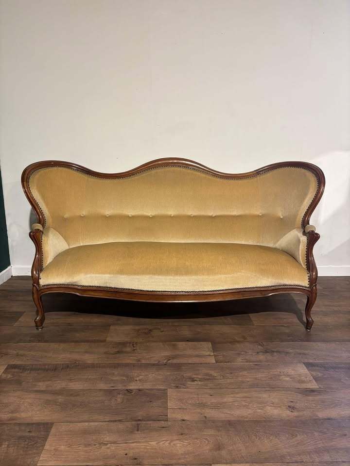 Victorian Mahogany Framed Sofa photo vinterior