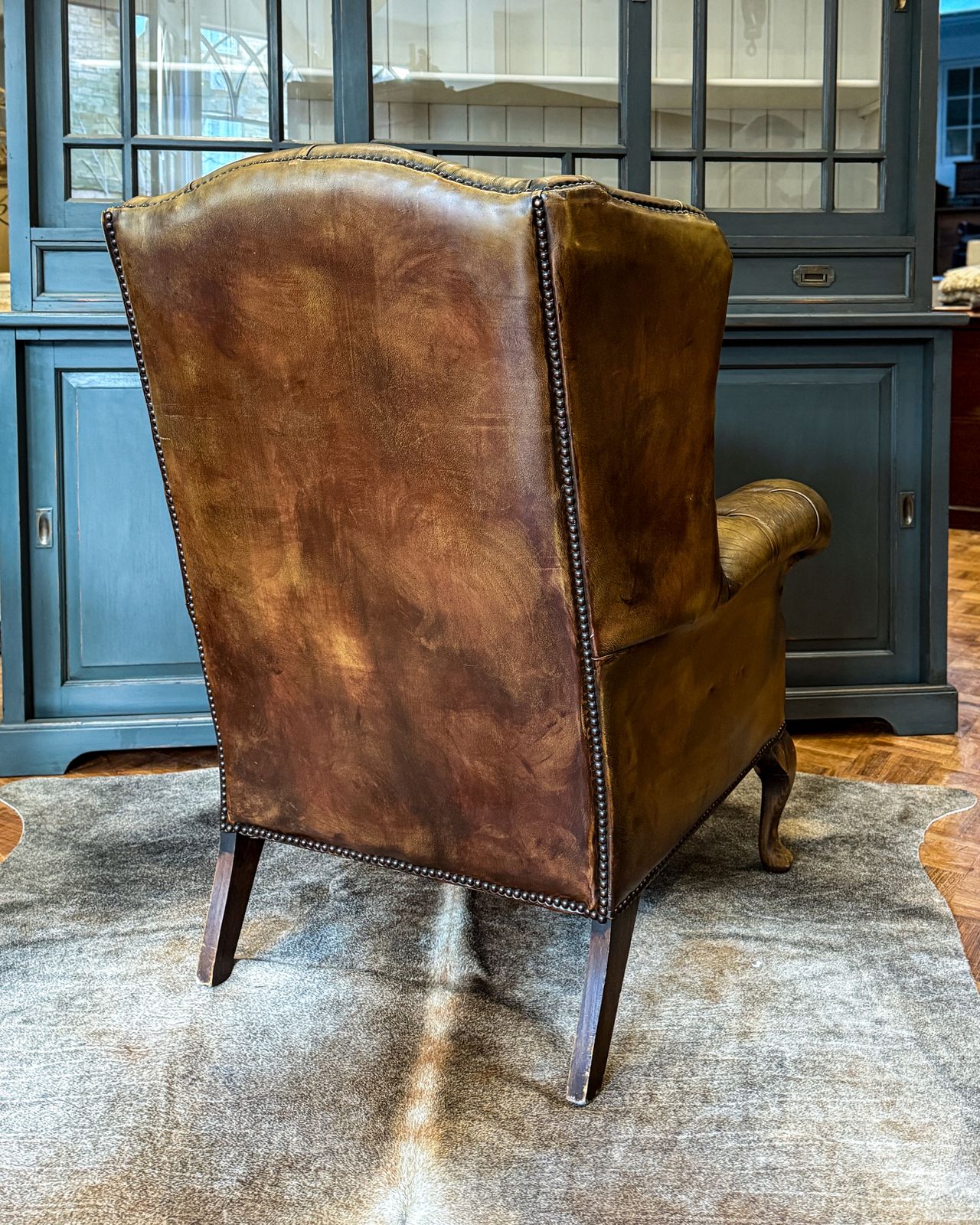 Victorian Buttoned Leather Armchair photo Furniture