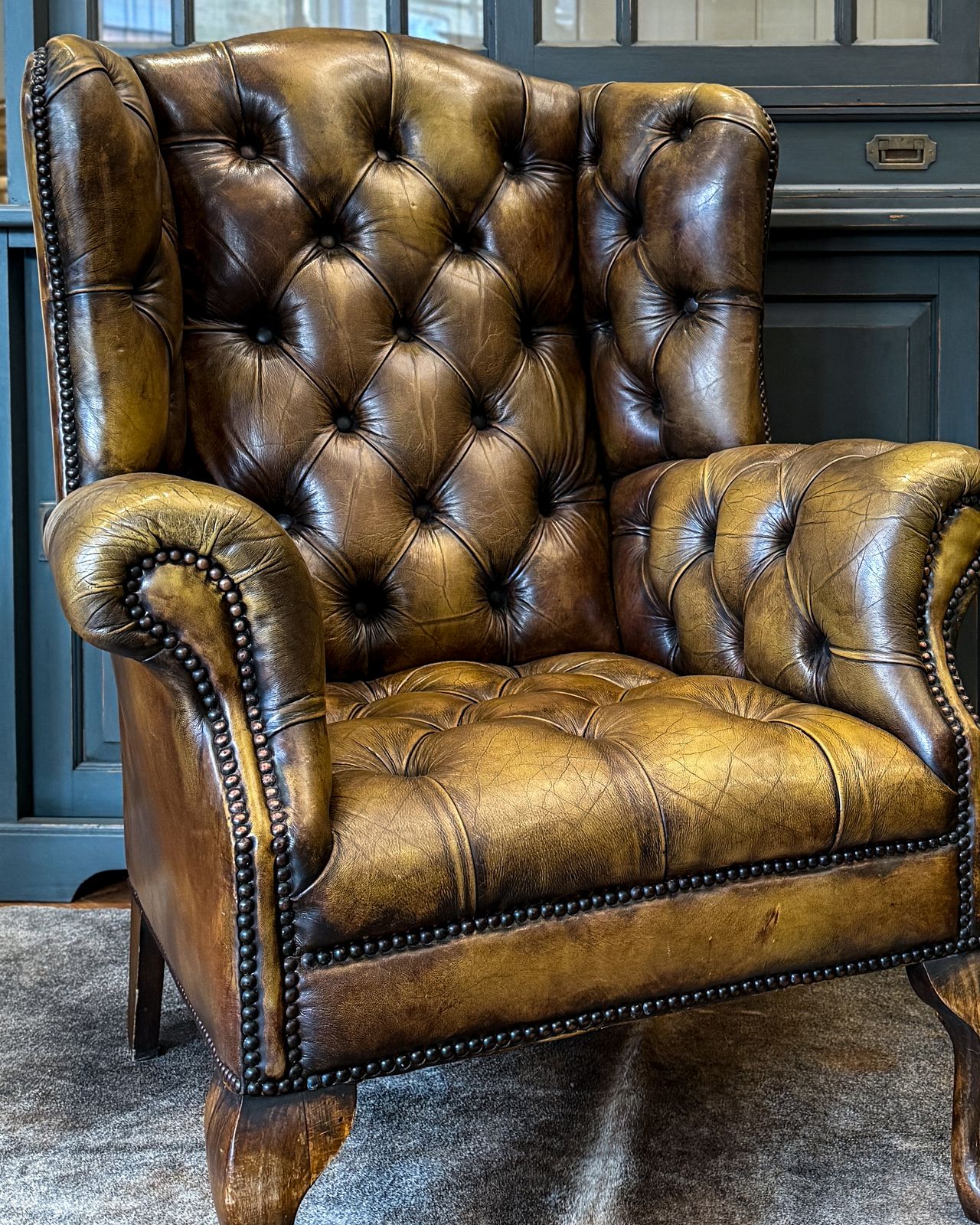 Furniture Victorian Buttoned Leather Armchair photo
