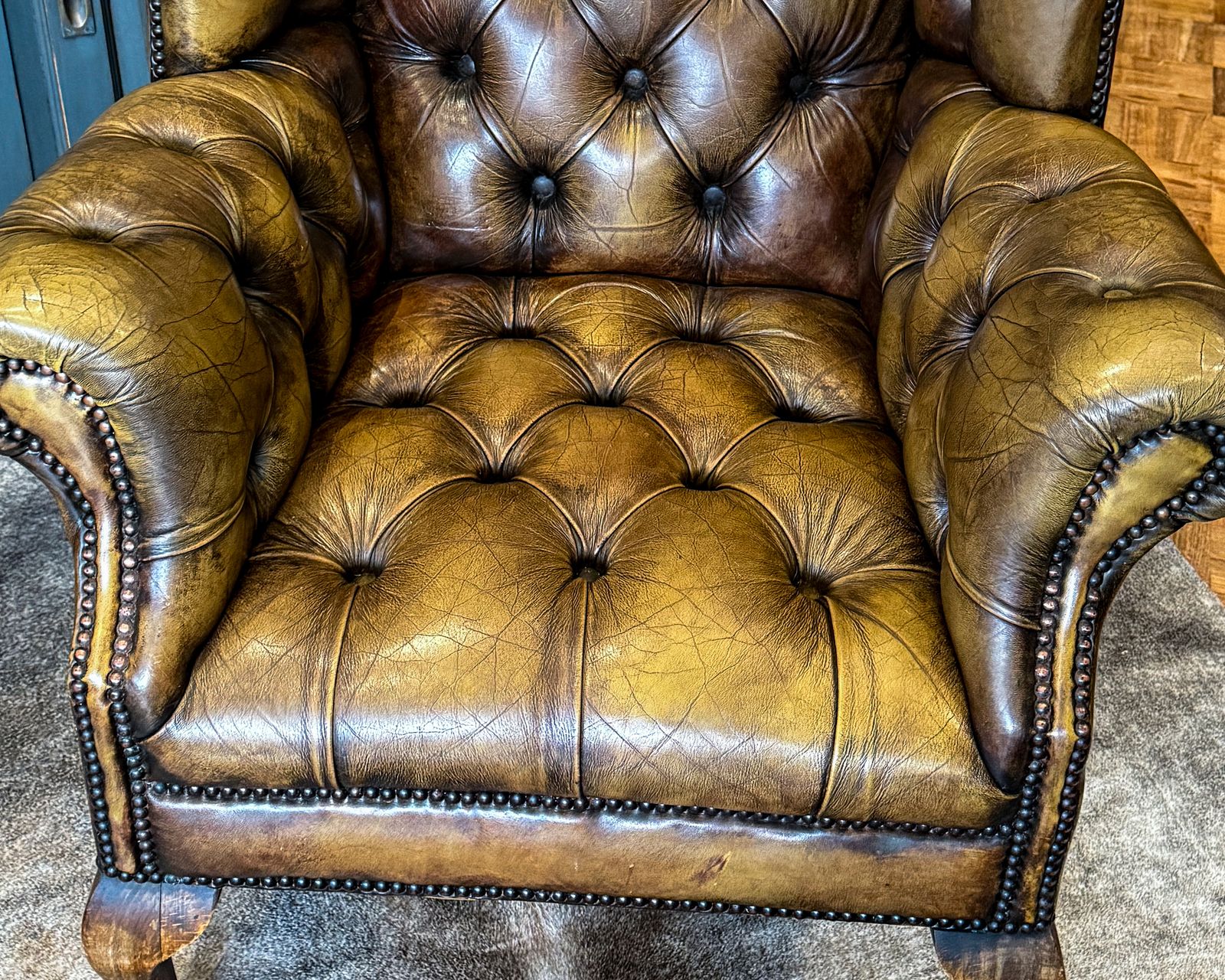 photo vinterior Victorian Buttoned Leather Armchair
