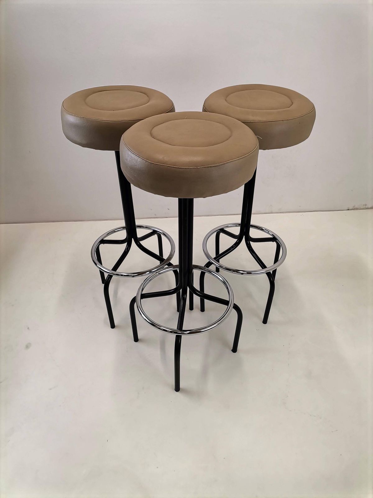 Set Of 3 Mid Century Modern Bar Stools / Mid Century Leather And Metal Bar Stool Set / 80s Yugoslavia photo Furniture