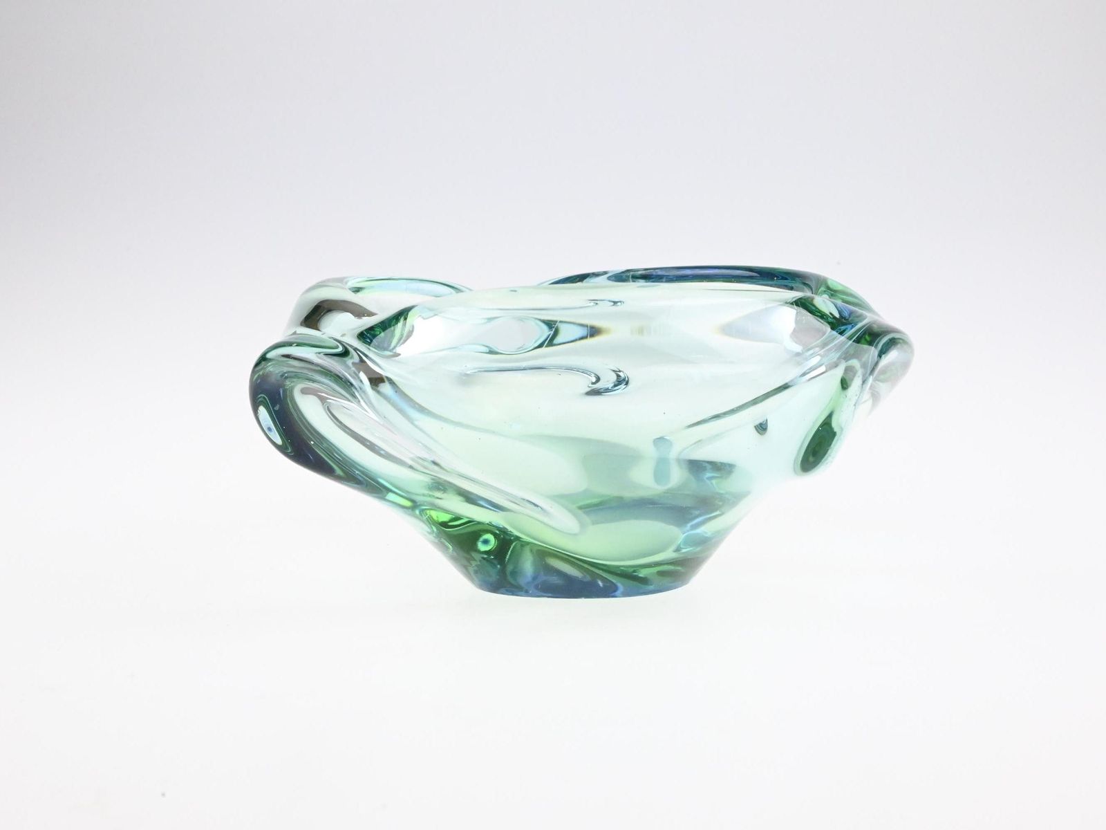 Vintage Skrdlovice Glass Ashtray, Czech Green Glass Ashtray, Green Glass, Vintage Glass Ashtray, Old Glass Ashtray, Skrdlovice Ashtray photo 82.0