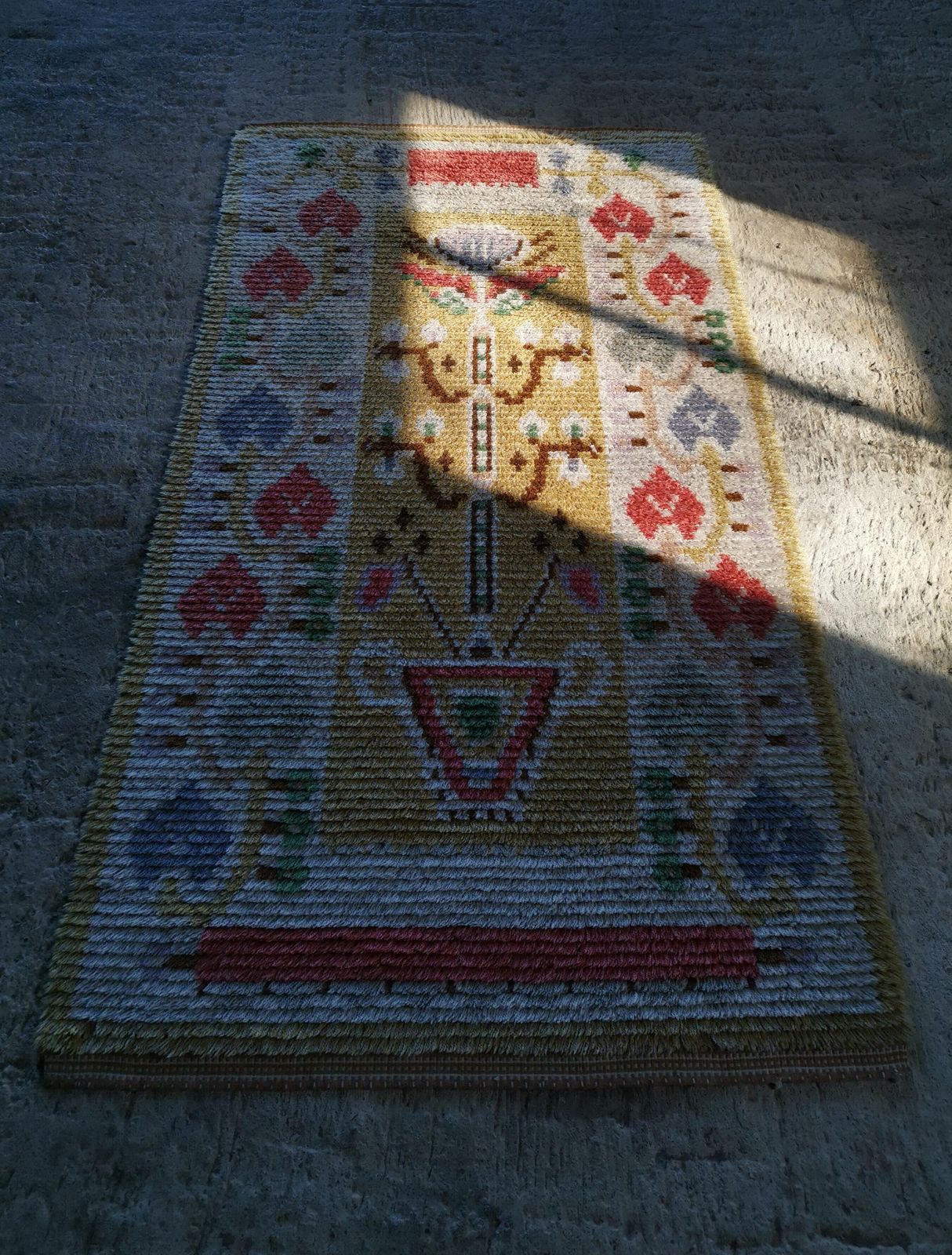 Swedish 1920s Rya Wool Rug, Flower Motif. Pure Wool, Rare Mint Condition. photo vinterior