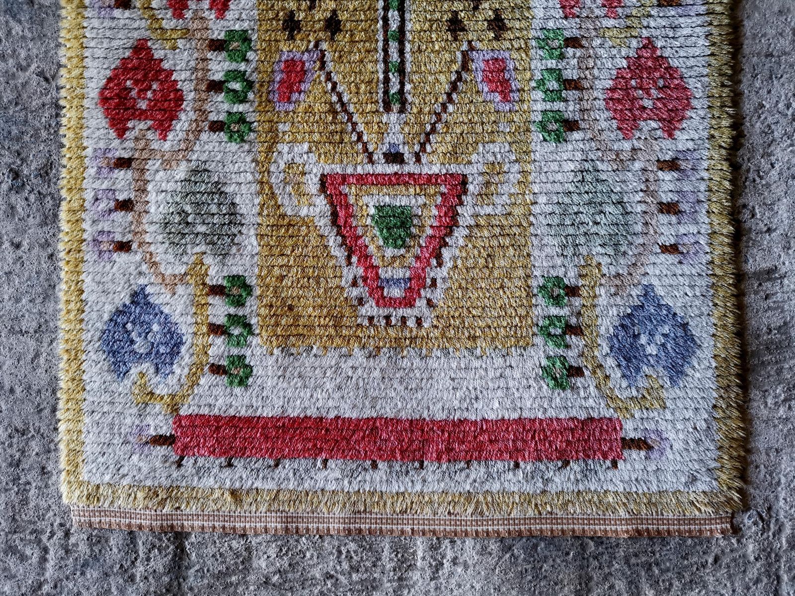 Swedish 1920s Rya Wool Rug, Flower Motif. Pure Wool, Rare Mint Condition. photo vintage