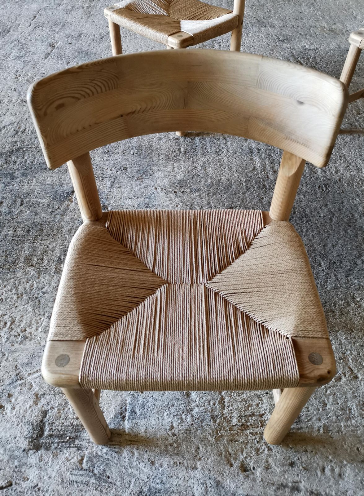 photo furniture Rare Set Of Six Friis & Moltke Dining Chairs In Solid Oregon Pine. Denmark 1970s