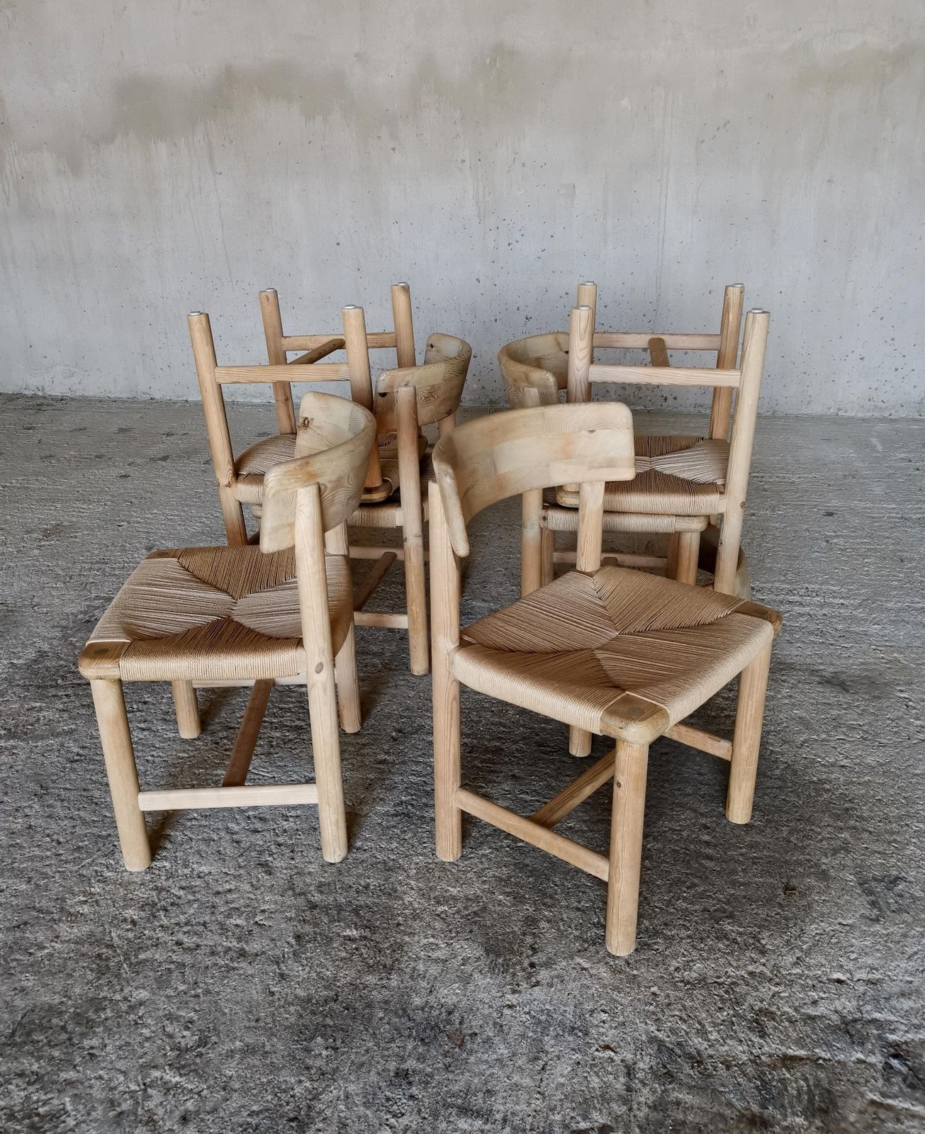 photo vinterior Rare Set Of Six Friis & Moltke Dining Chairs In Solid Oregon Pine. Denmark 1970s
