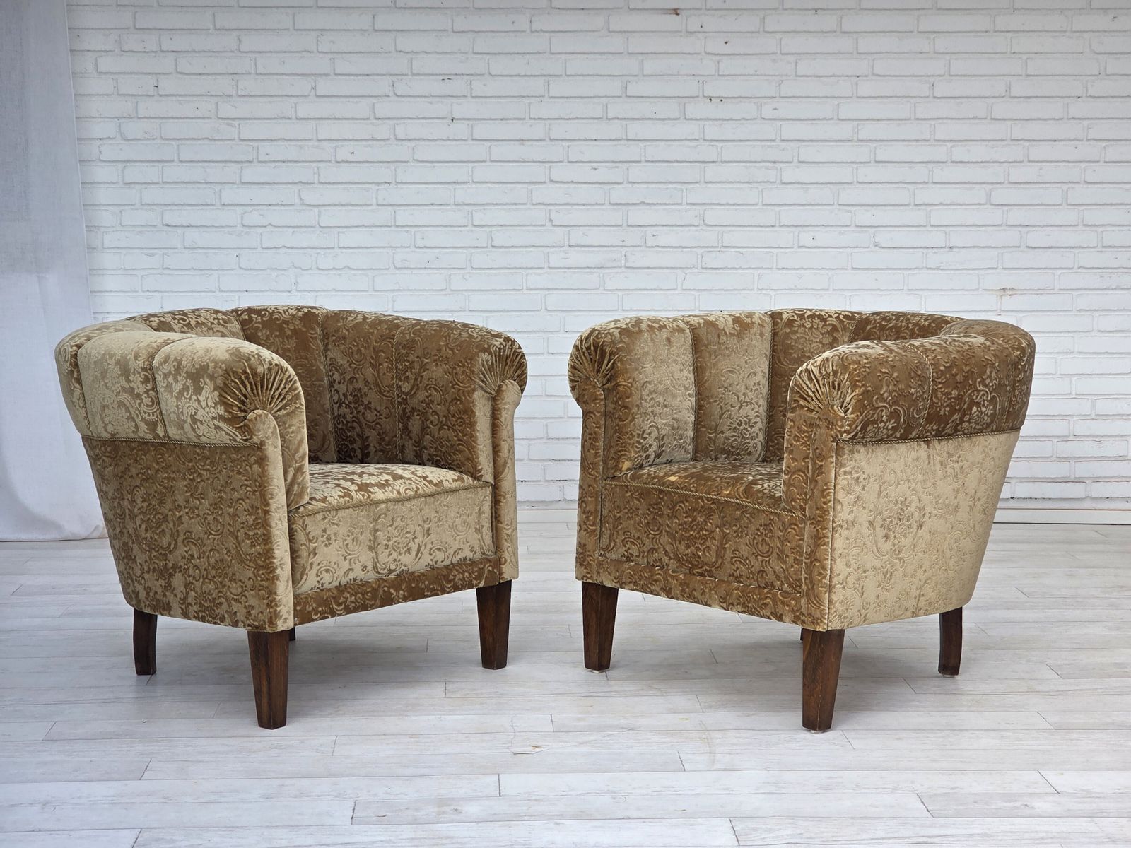 Jaren 1960, Deense Vintage Fauteuil, Groen Meubelvelours, Essenhout Poten. photo Meubels