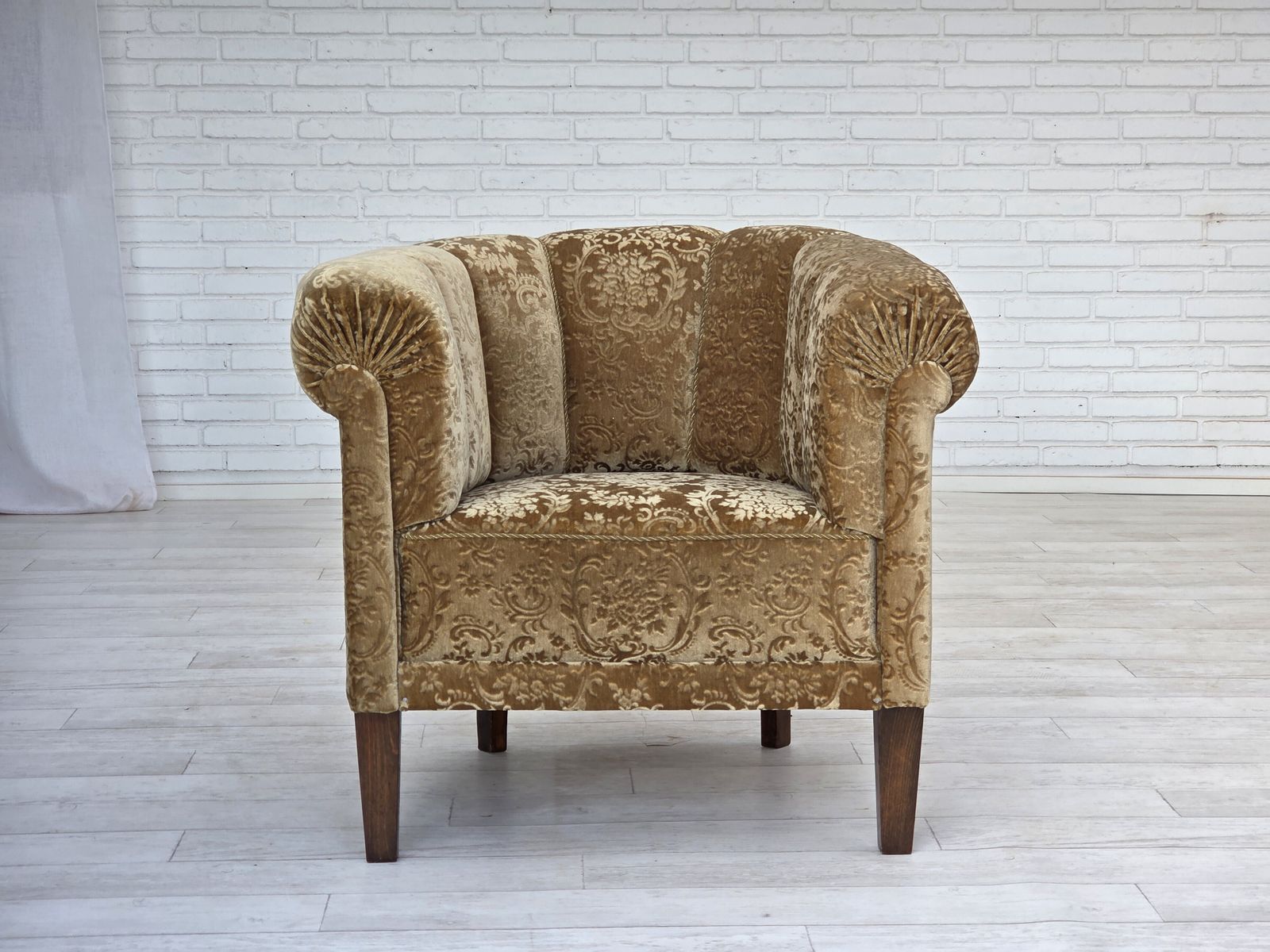 Jaren 1960, Deense Vintage Fauteuil, Groen Meubelvelours, Essenhout Poten. photo vinterior