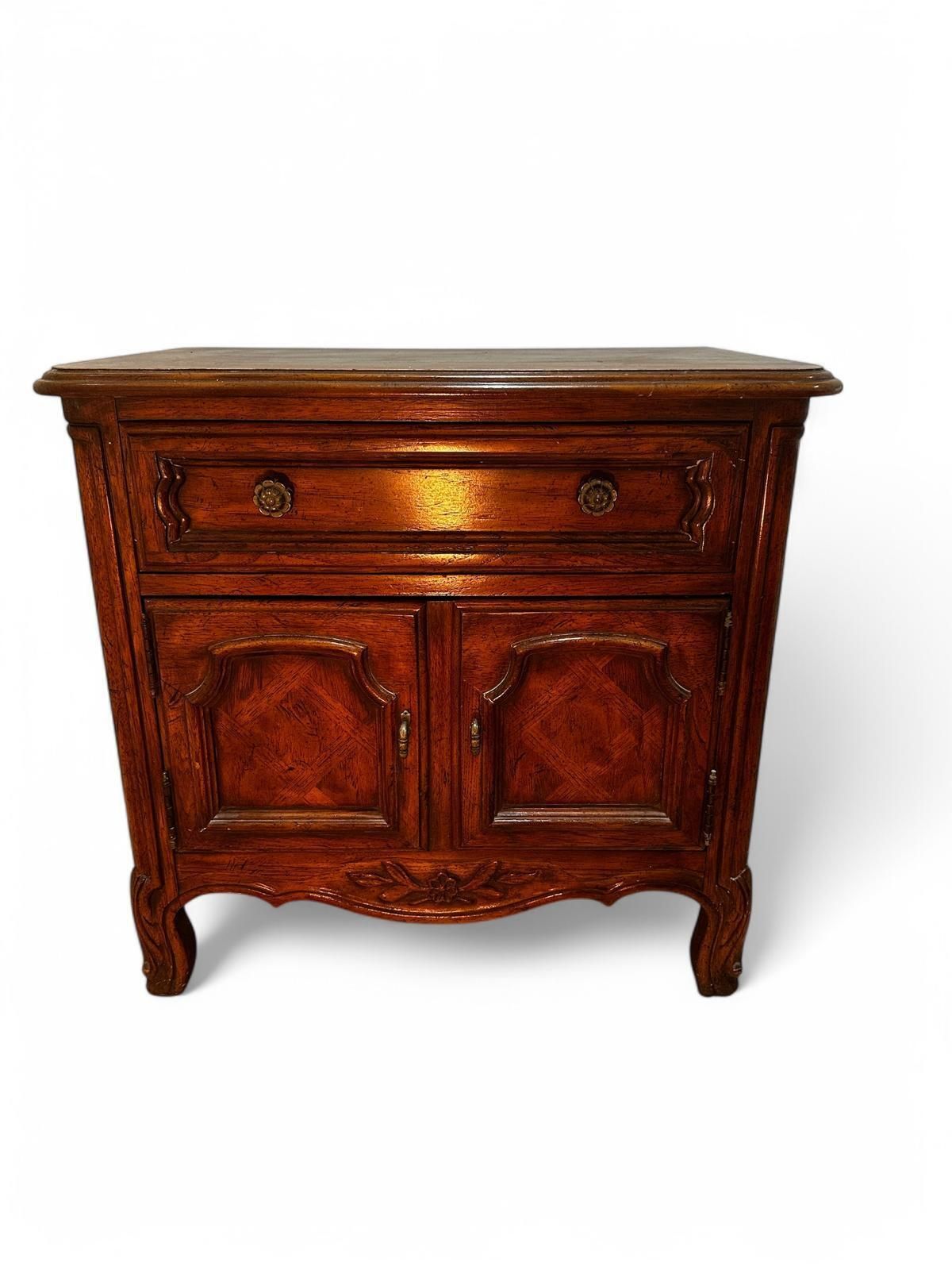 Vintage Drexel Heritage Nightstand Set – French Provincial Style (X2) photo 1050.0