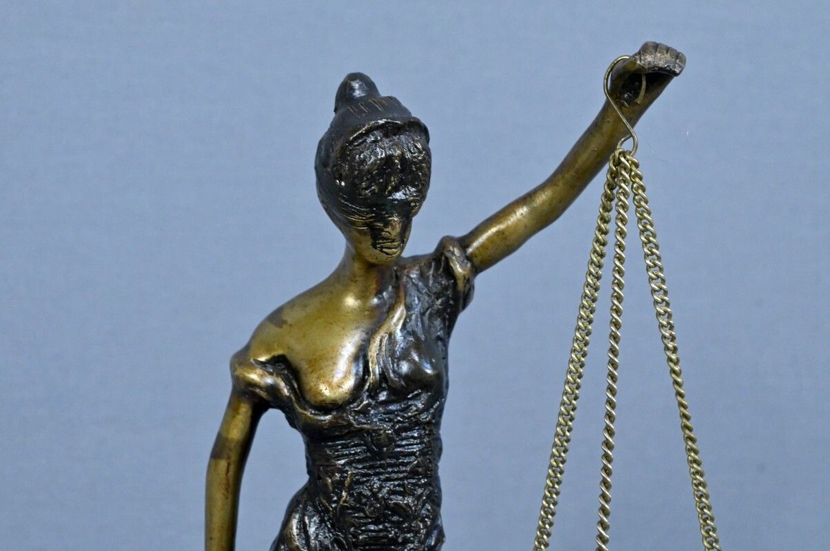Bronze Allegory Of Justice, After C.Franchomme – Early 20th Century photo vinterior