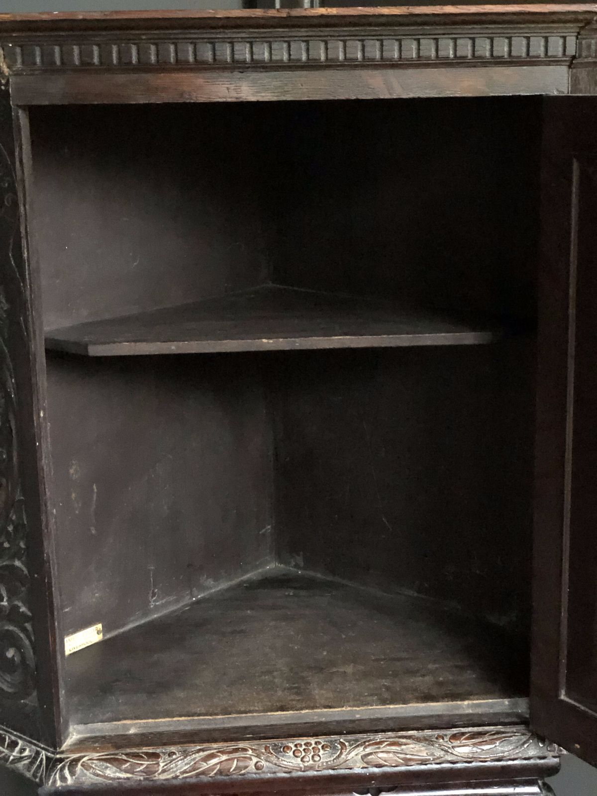 English 18th Century Georgian Carved Oak Corner Cupboard photo for sale