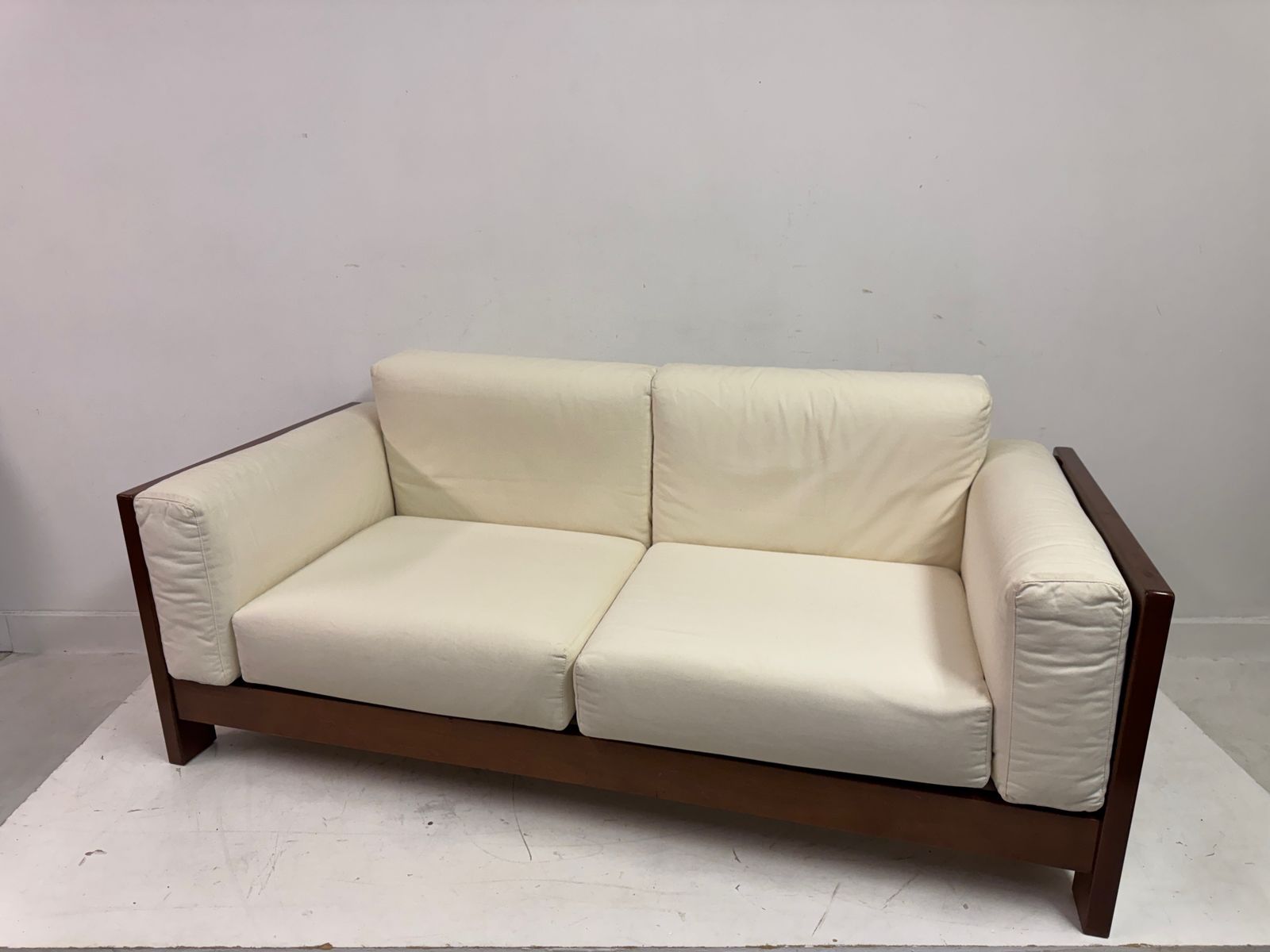 photo furniture Mid To Late 20th Century Italian Sofa