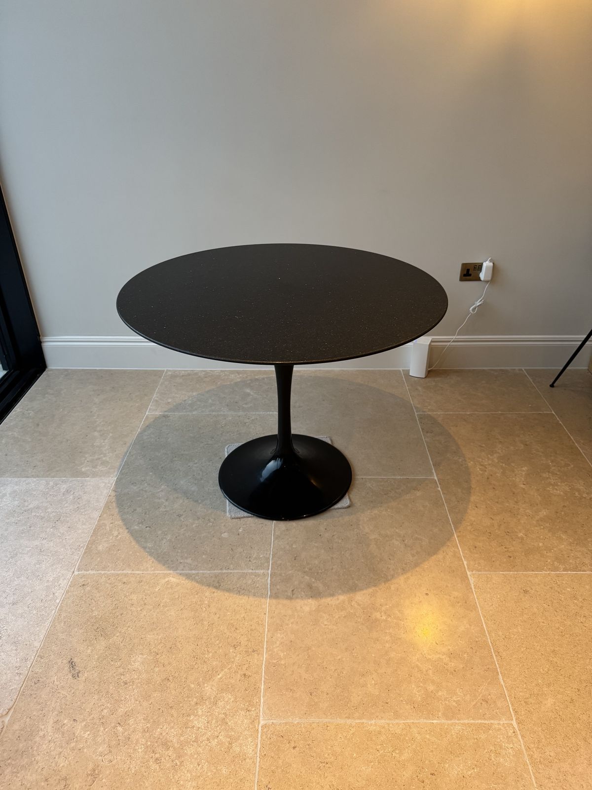 Knoll Saarinen Style Dining Table In Black Granite (£800 Rrp) photo 350.0