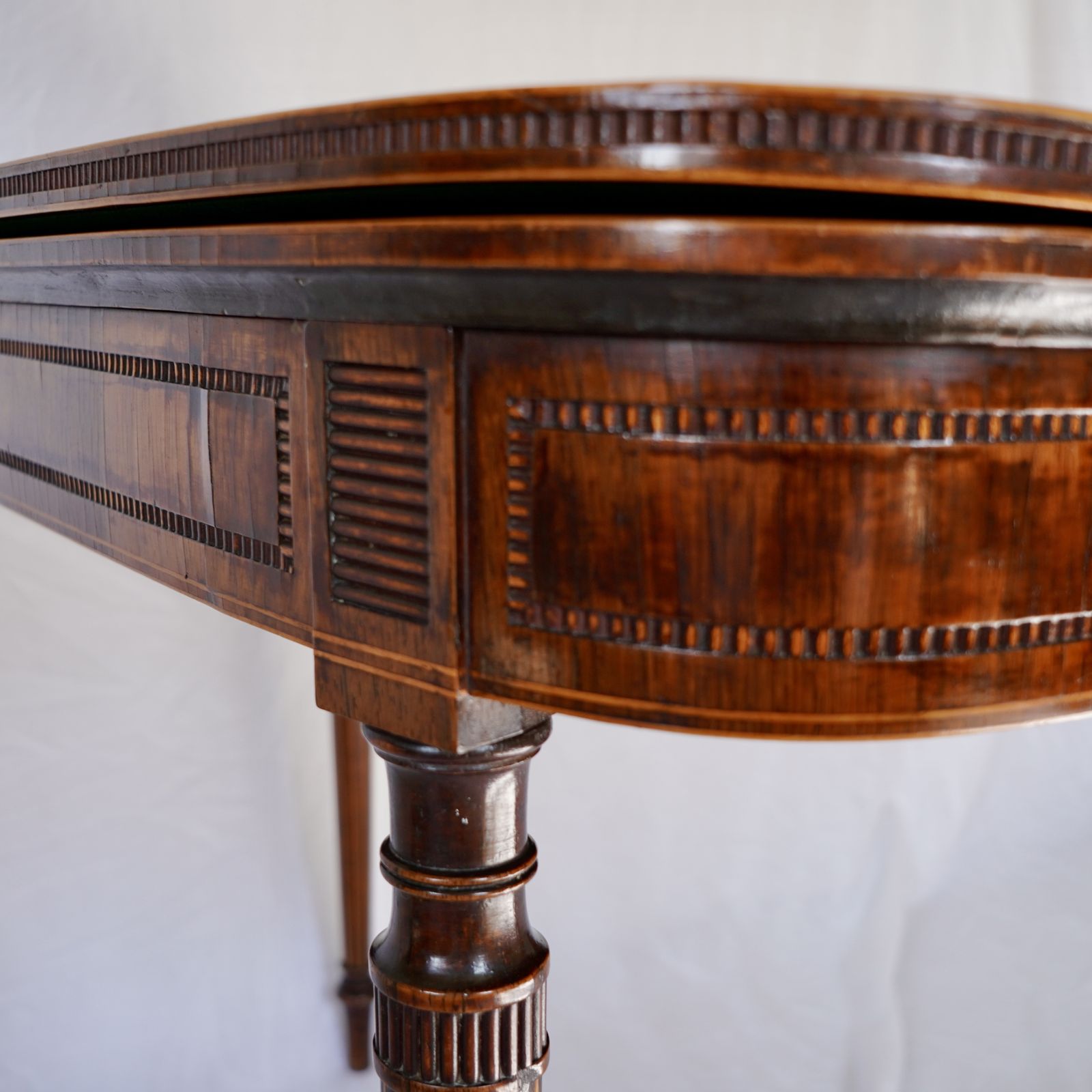 photo vinterior Regency Rosewood And Burr Yew Crossbanded Card Table