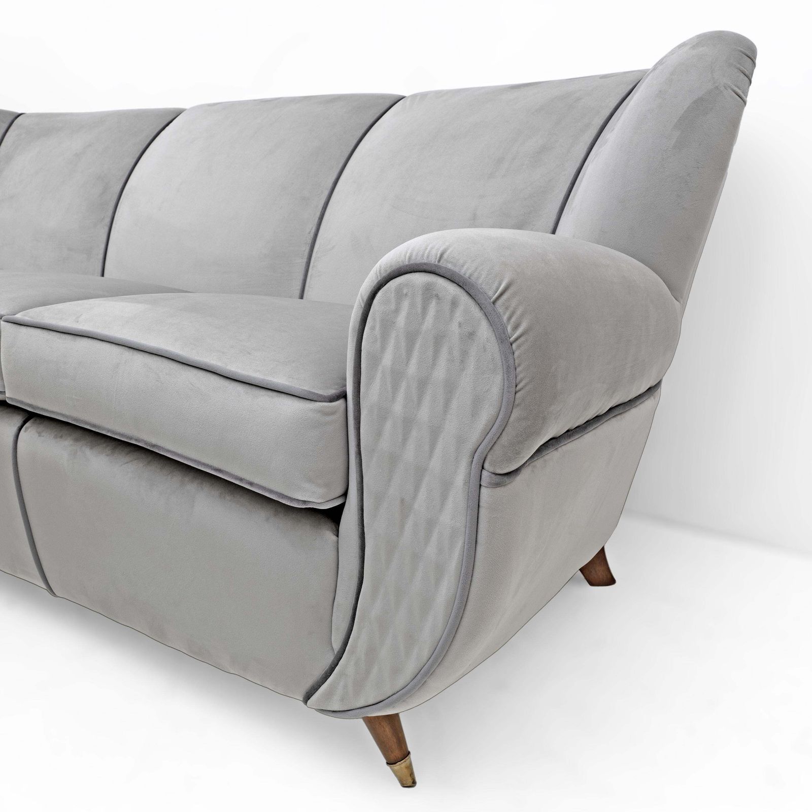 Attributed Guglielmo Ulrich Art Deco Italian Velvet Sofa, 1940s photo vinterior