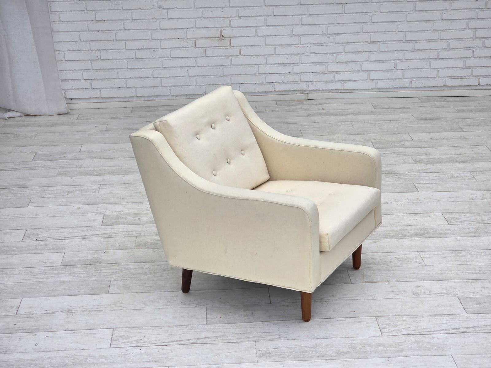 Ca. Jaren 1970, Deense Fauteuil, Meubelwol, Teakhouten Poten. photo for sale