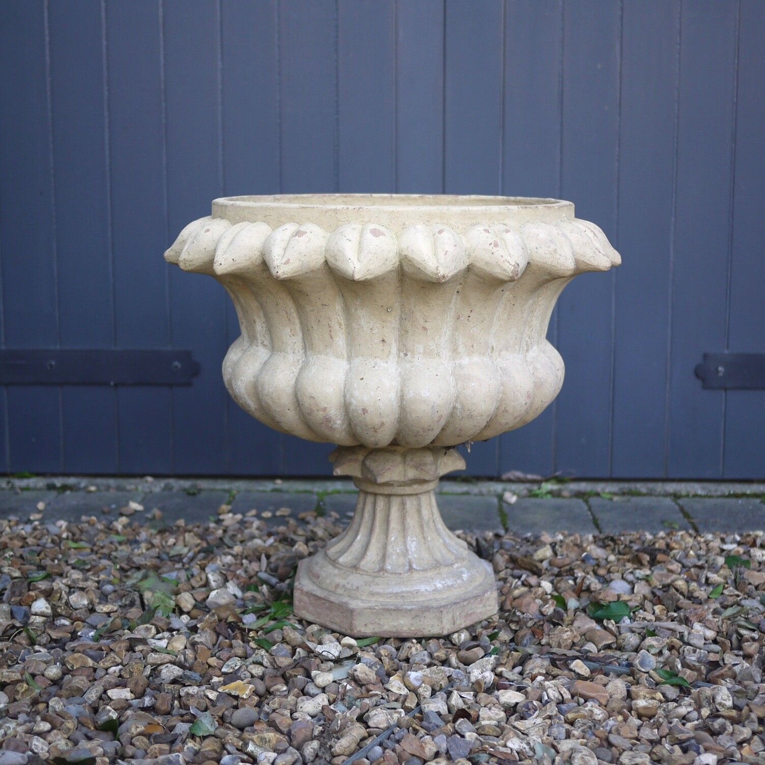 photo vintage Large Weathered Buff Terracotta Garden Urn Tazza Planter #101477
