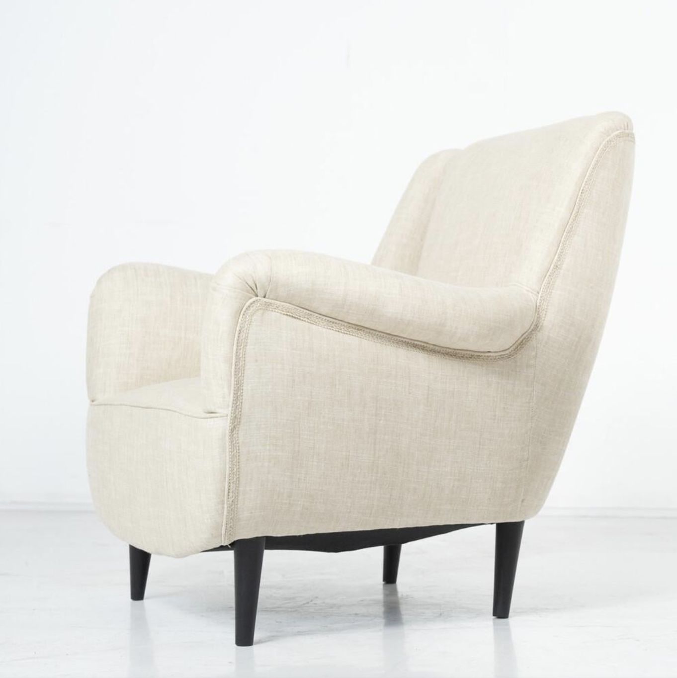 photo vinterior Pair Of Mid Century Italian Armchairs, Italy, 1960s – New Upholstery