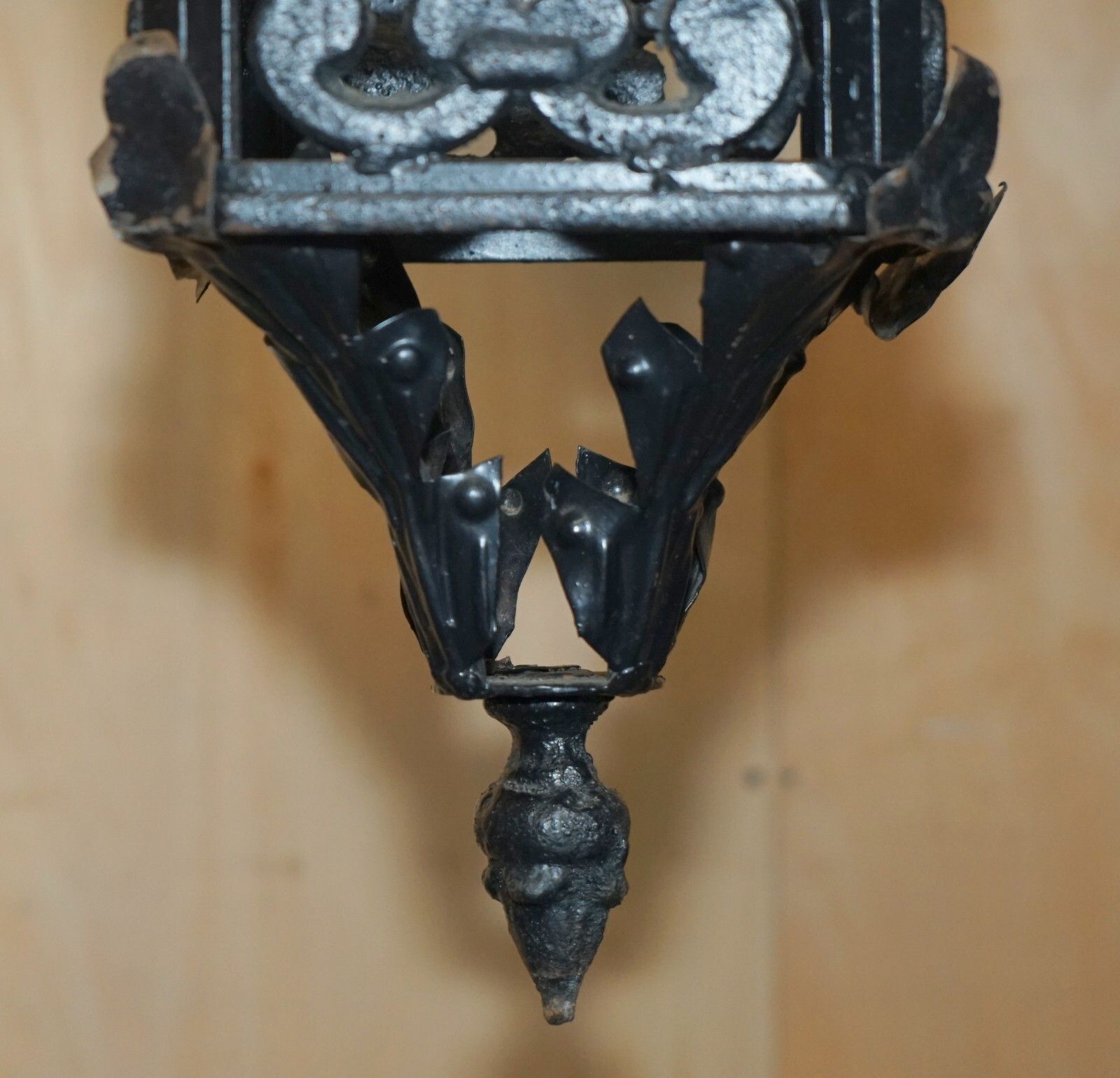 photo vintage Fine Pair Of Extra Large 20th Century French Parisian Art Deco Hanging Lanterns