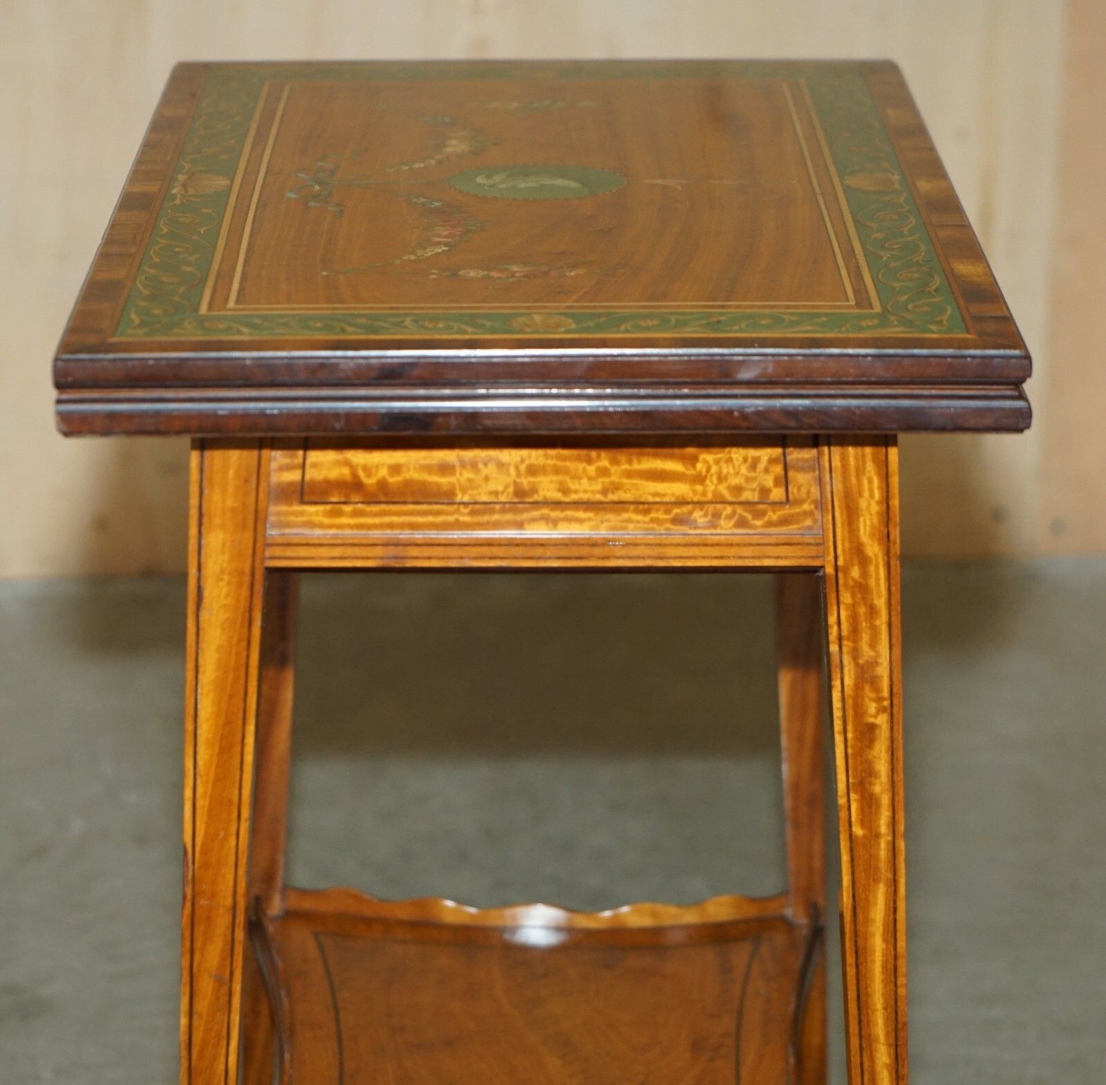 photo vintage Editors Choice Antique Howard & Son's Sheraton Revival Games Cards Side Table