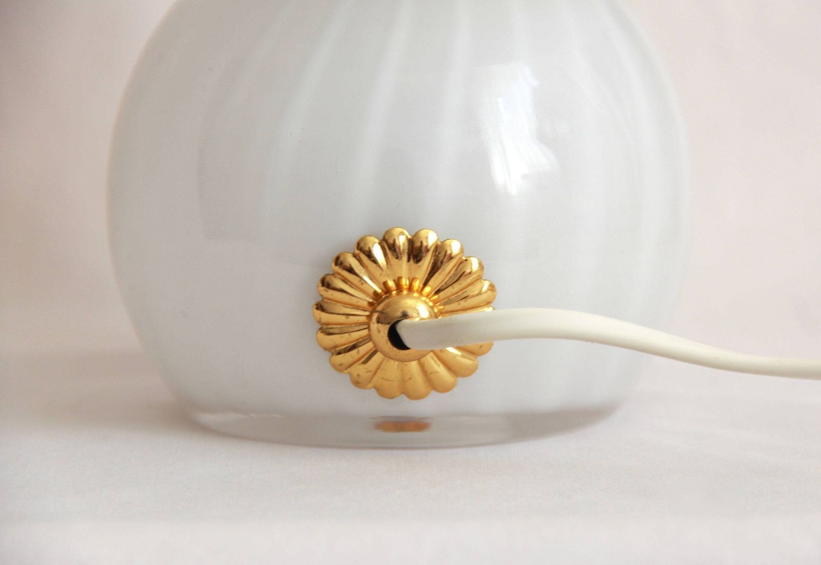 Gardenia, Vintage Swirl Murano Glass Mushroom Lamp, Italy, 1970s photo 208.0