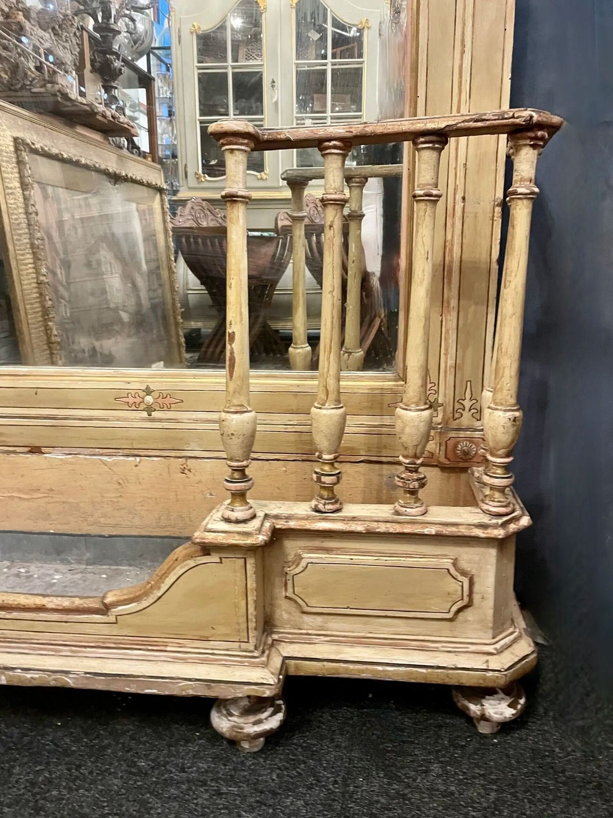 Italian Polychrome 19th Century Mirror, With Lead Lined Jardiniere. photo vinterior